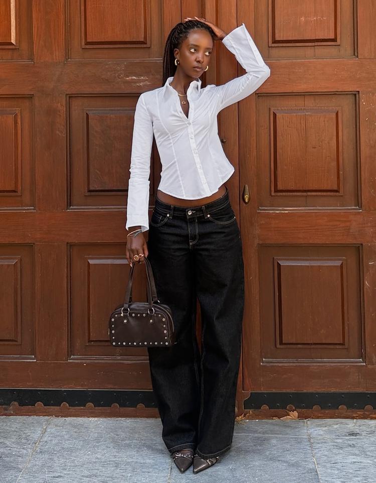 Çan kollu vücuda oturan gömlek