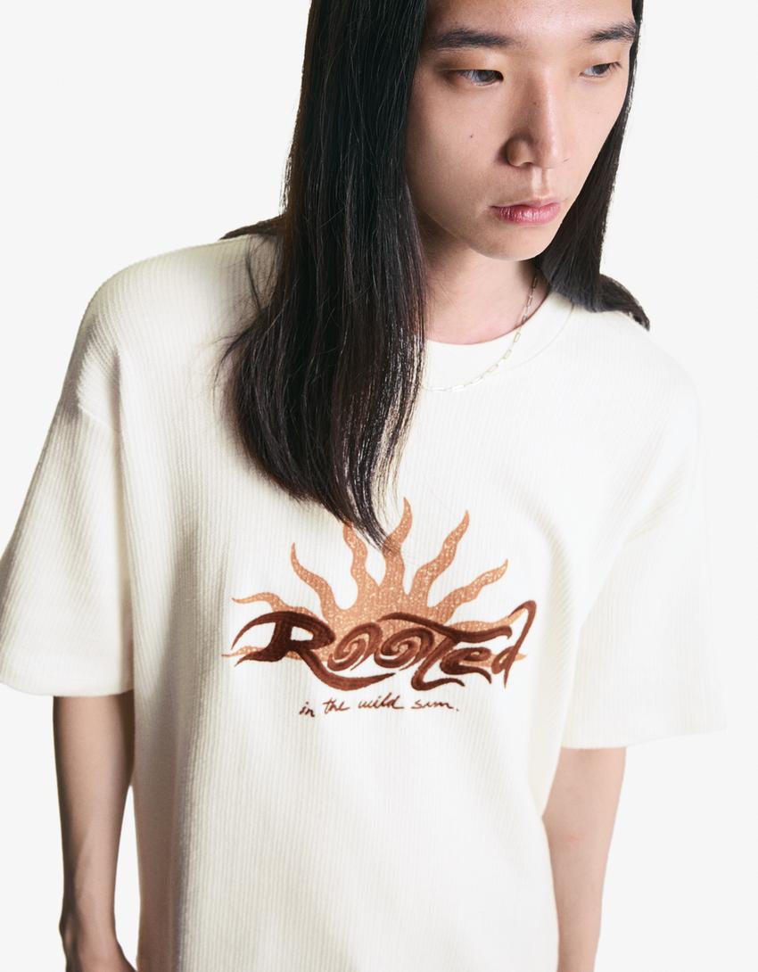 Textured short sleeve embroidered T-shirt-Off white