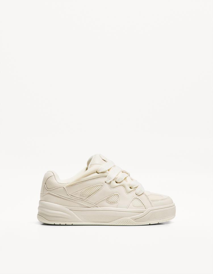 Skate-Sneaker mit mehreren Elementen