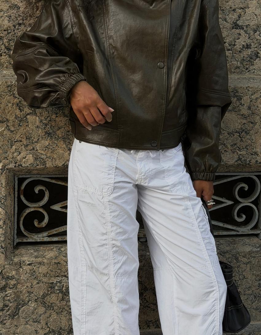 Jaket kulit imitasi dengan kerah-Khaki
