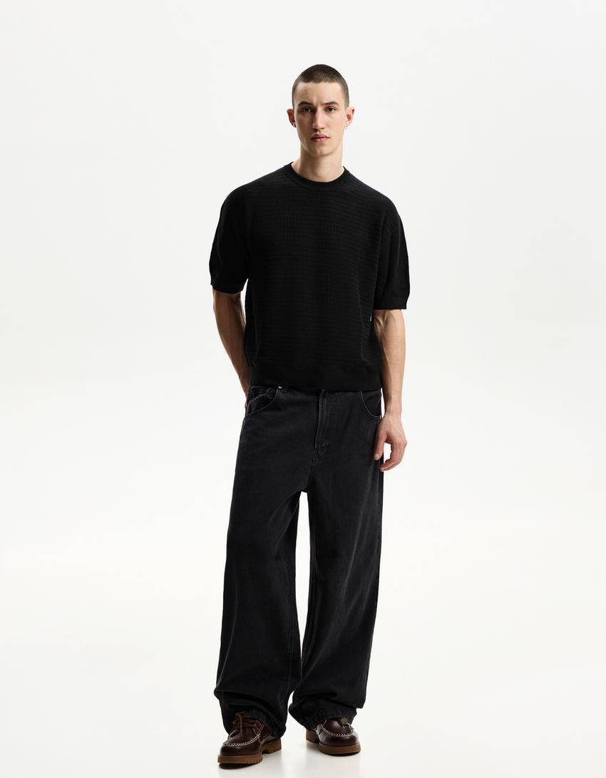 Short sleeve textured weave T-shirt-Black