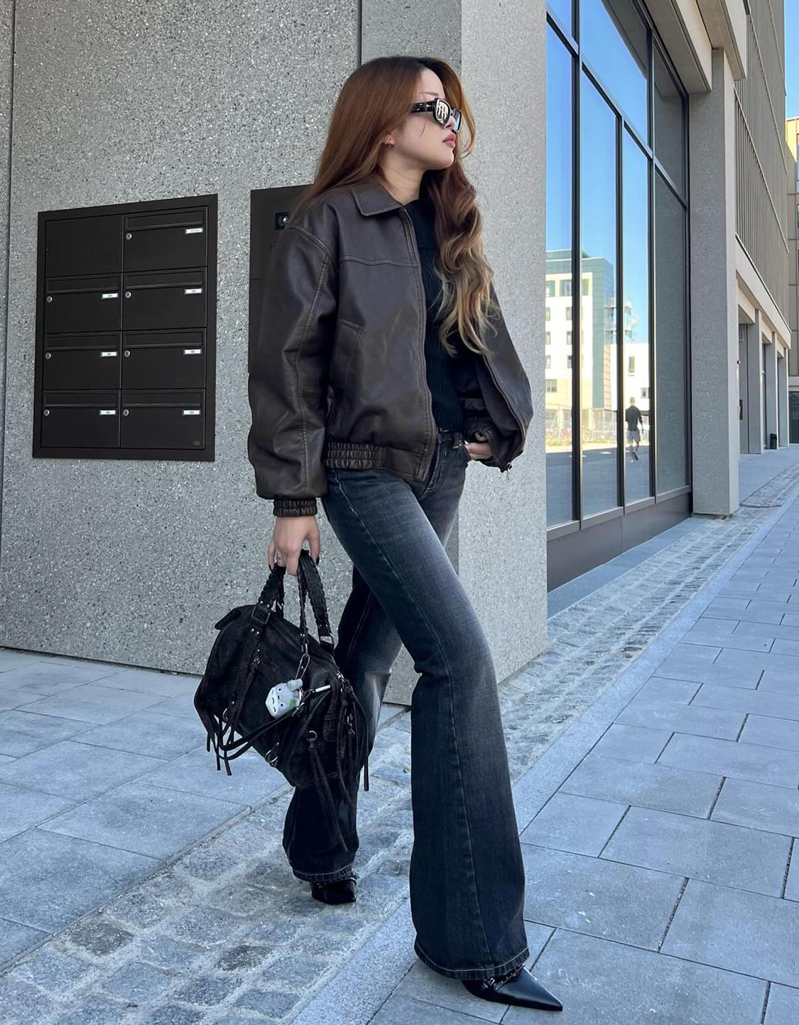 Flared baggy jeans