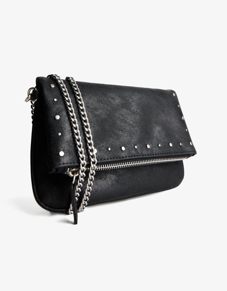 Bolso flap cremallera tachas