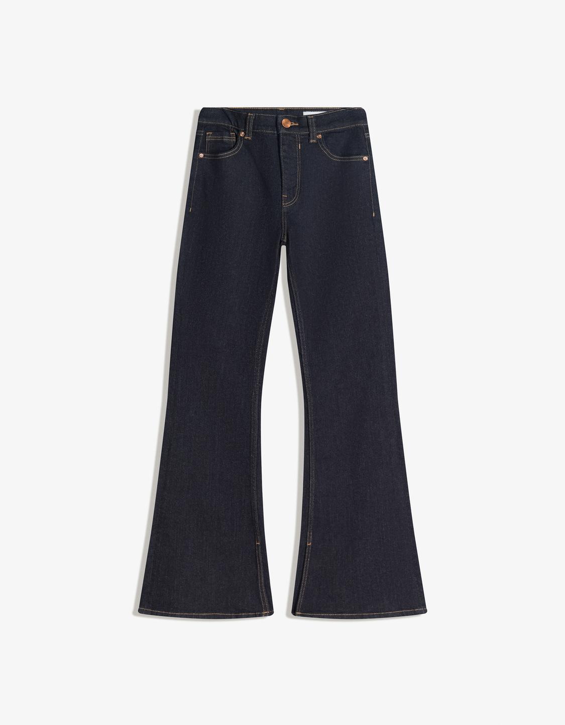 Jeans kanpai-forma irekidura