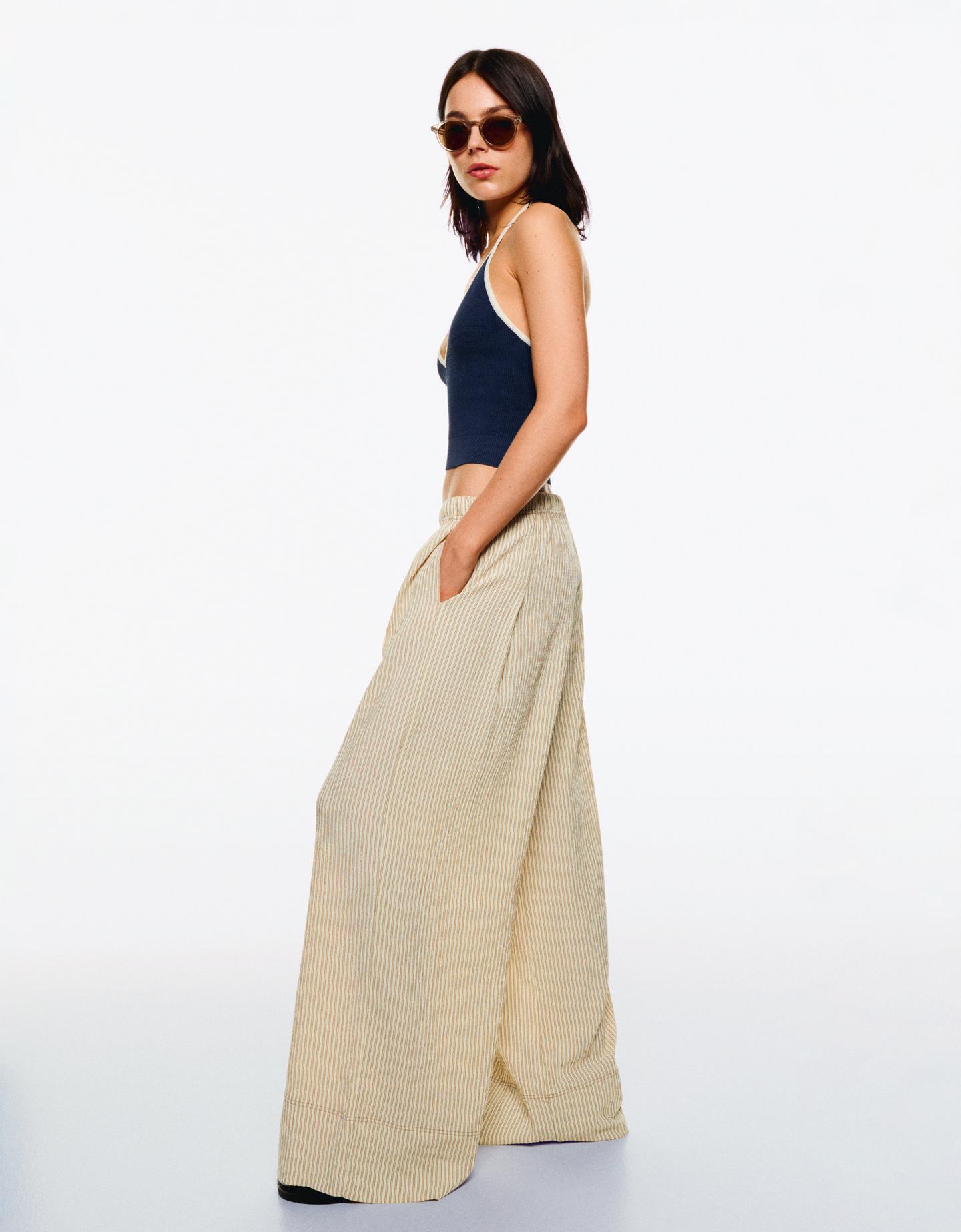 Bershka Pantalón Wide Leg Seersucker Mujer S Arena