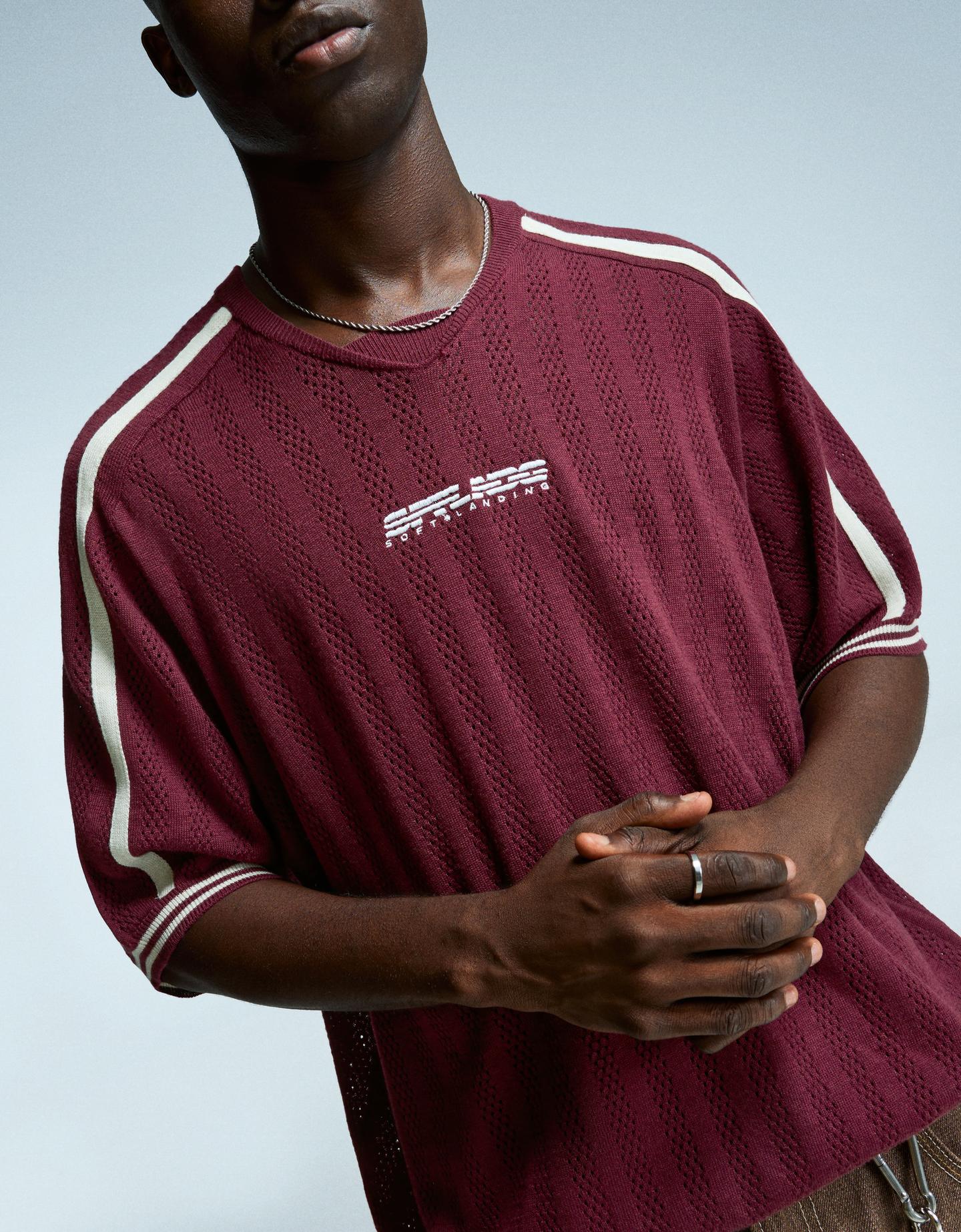 Bershka koszulka sportowa z krótkim rękawem bordowy