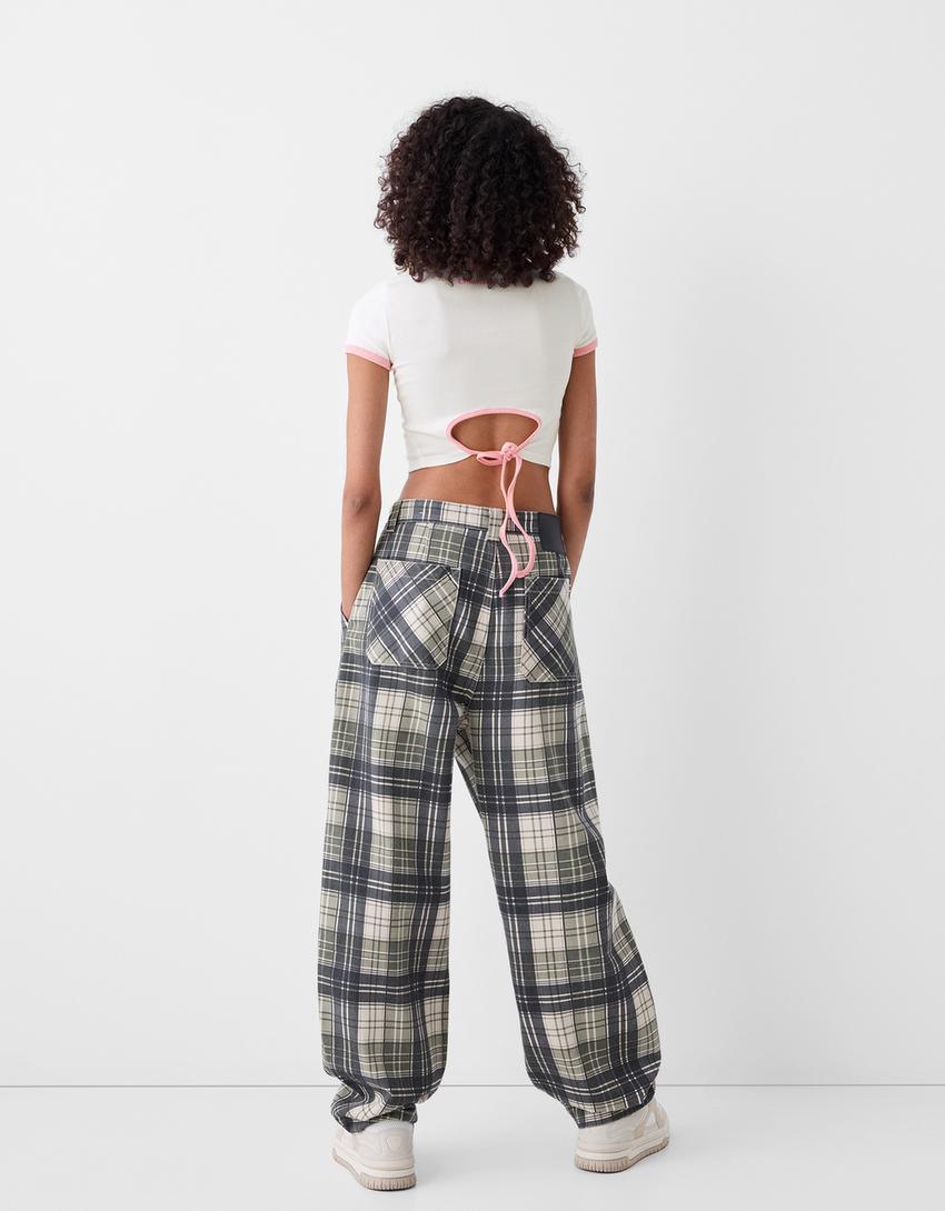 تيشرت بأكمام قصيرة وطبعة Chainsaw Man-أبيض مطفي-1