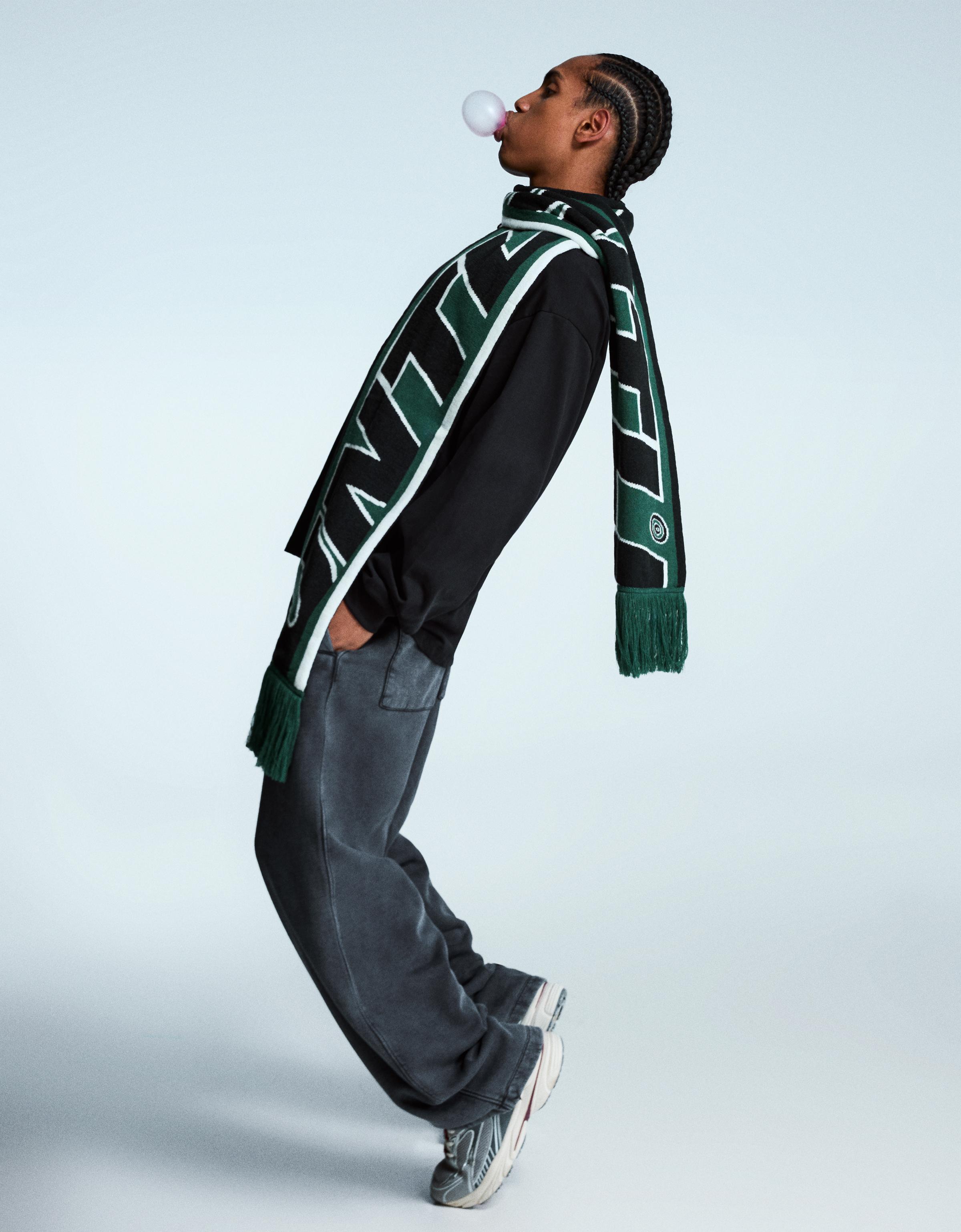 Bershka Schal Mit Sport-Print Herren Grün