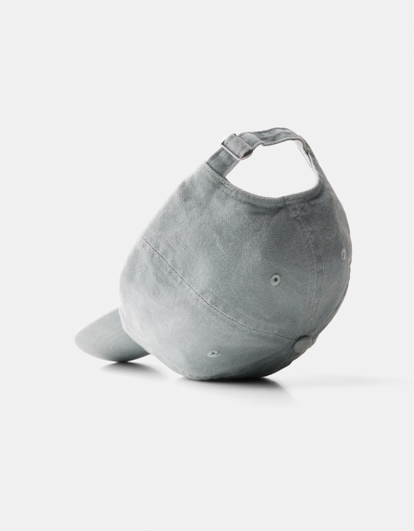 كاب أساسي بتطريز جامعي-أزرق فاتح-2