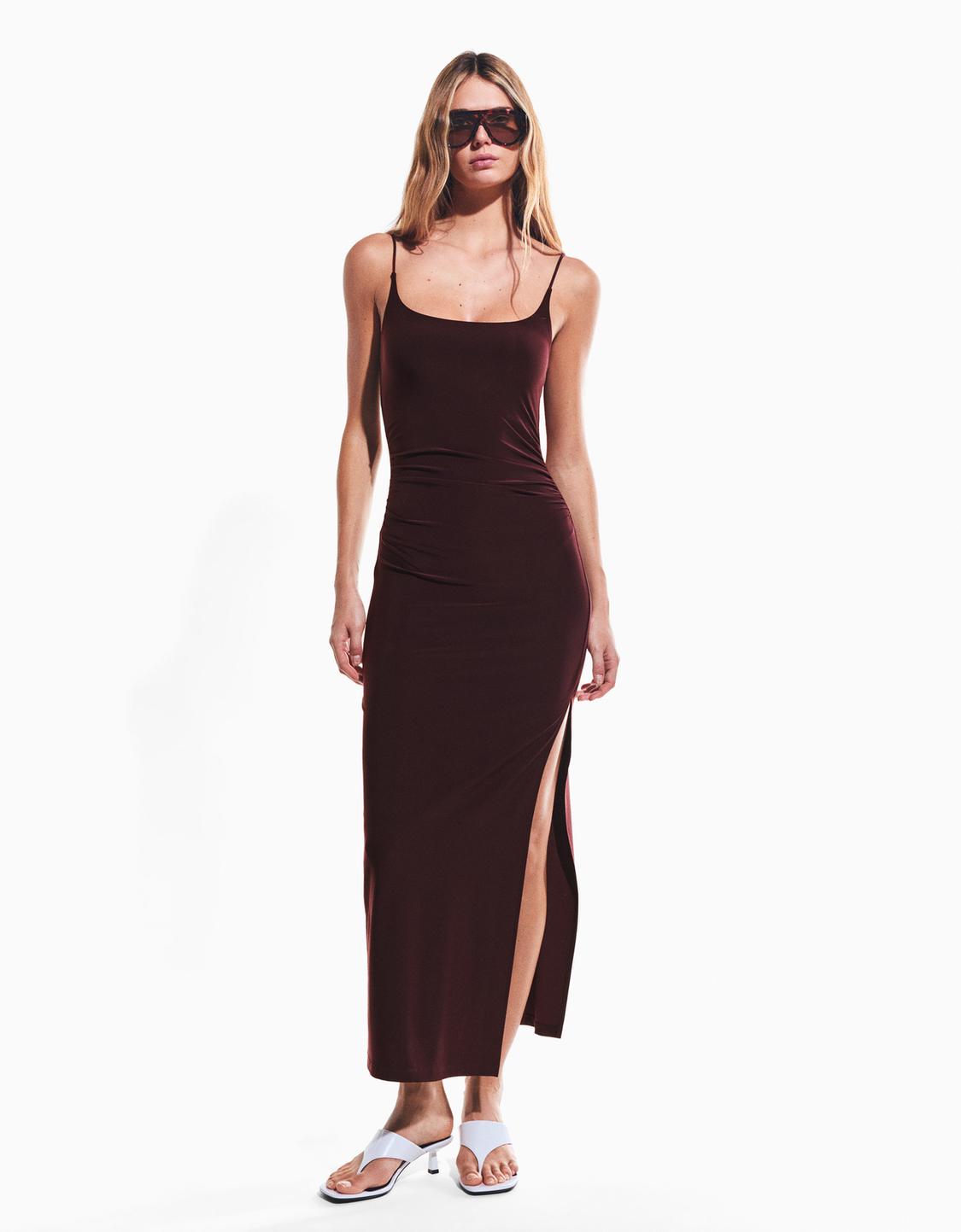 Combinaison Bershka de la taille M, de couleur noir Combinaison Bershka de la taille M, de couleur noir
