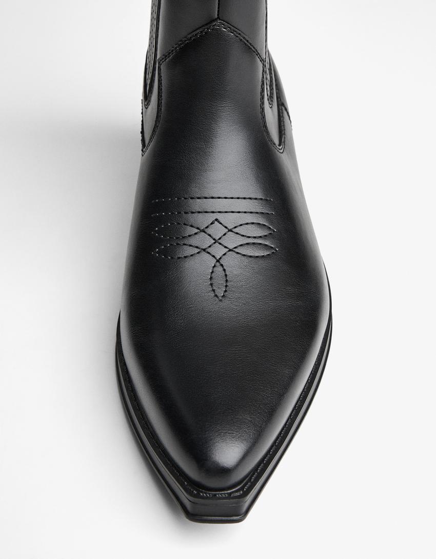 Elastische Stiefeletten im Cowboylook-Schwarz