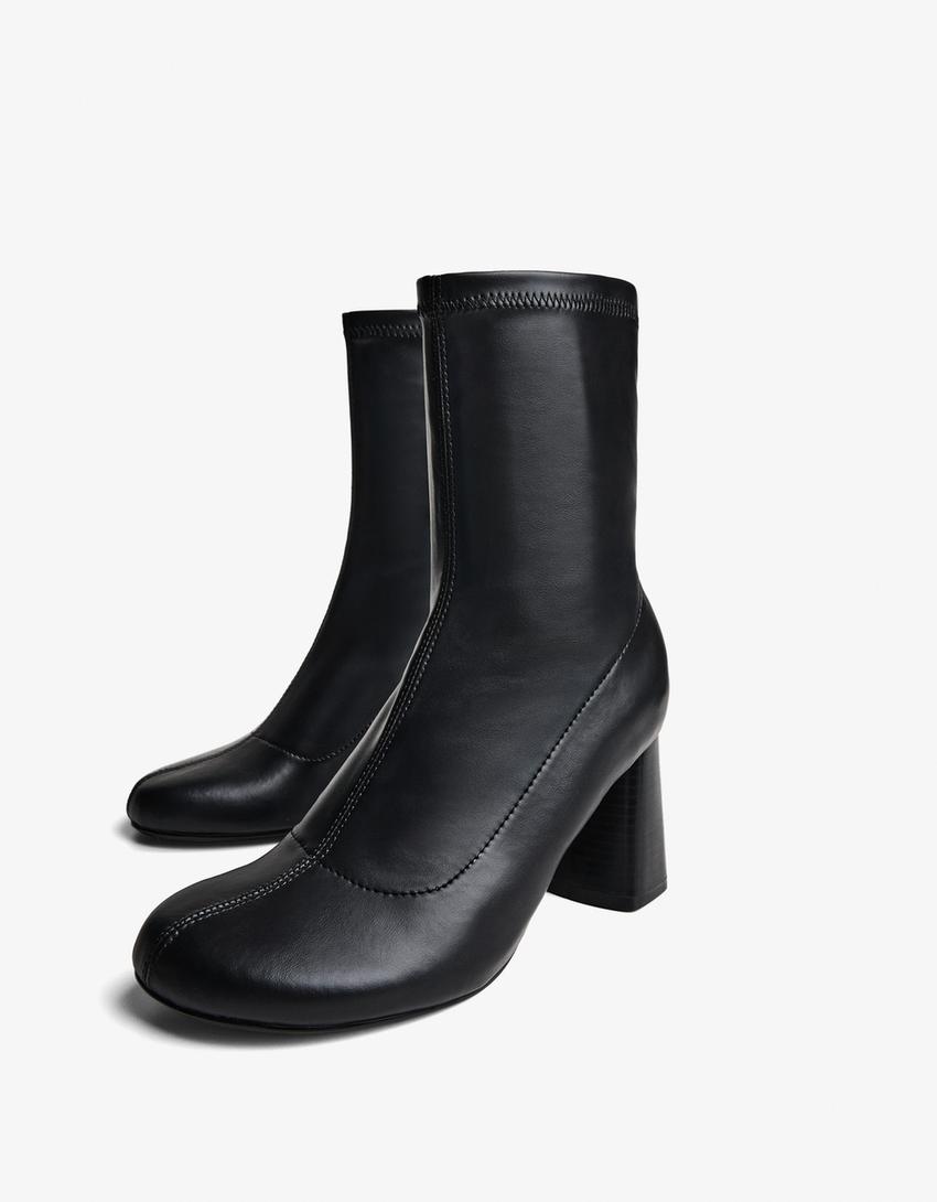 Botine cu toc lat-Negru