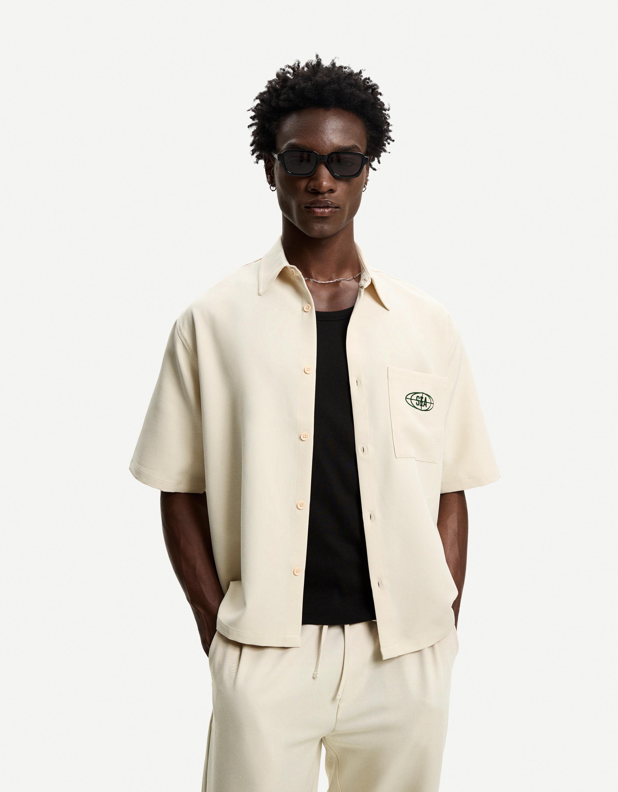 Bershka Boxy-Hemd Mit Stickerei Herren M Rohweiß