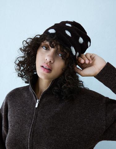 Polka dot knit beanie — Brown 1