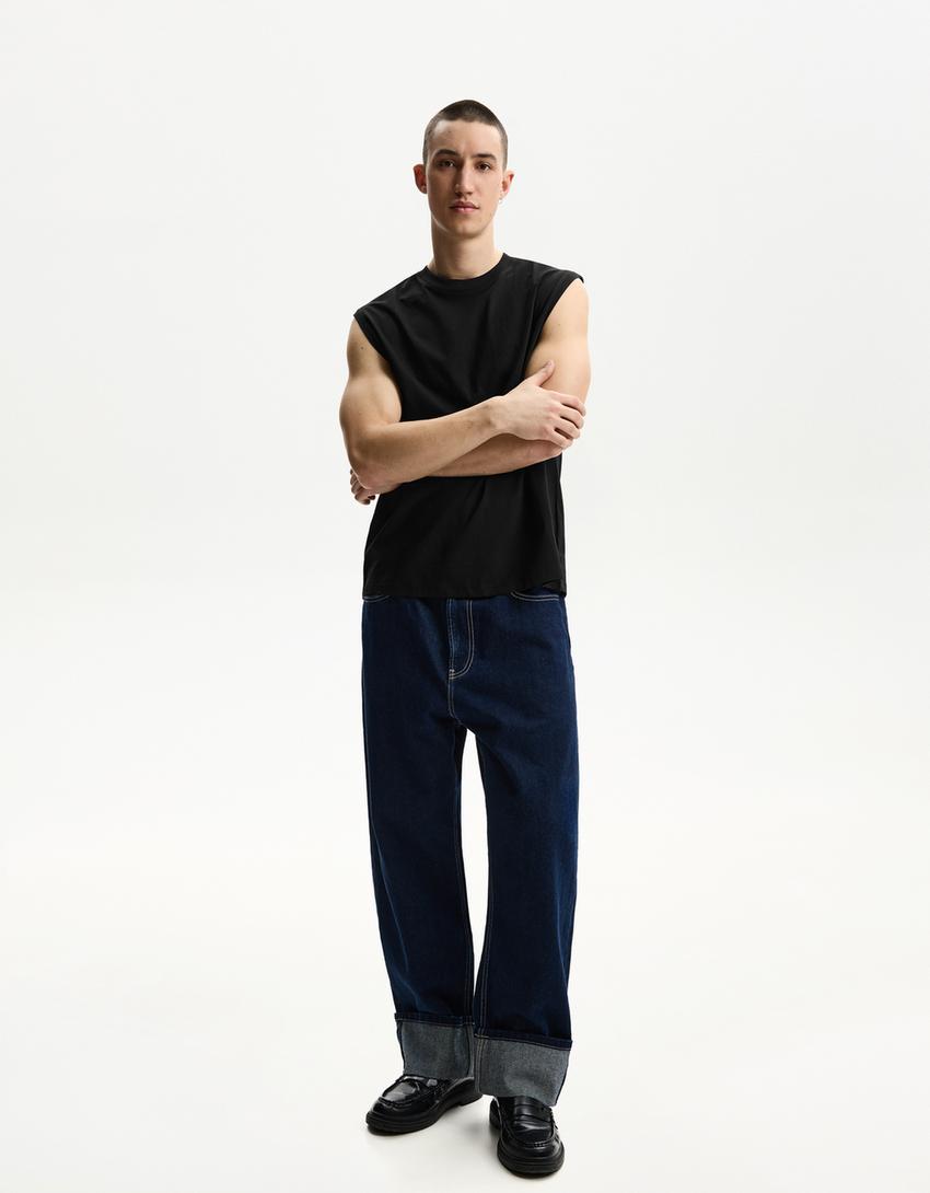 Sleeveless top-Black-3