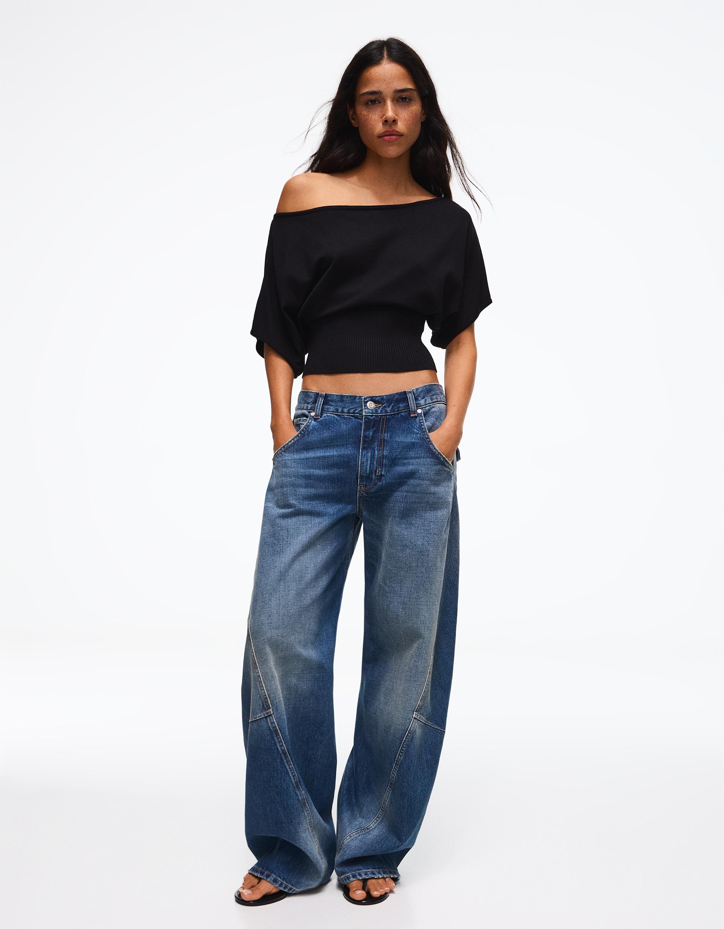 Asymmetric neck T-shirt — Black
