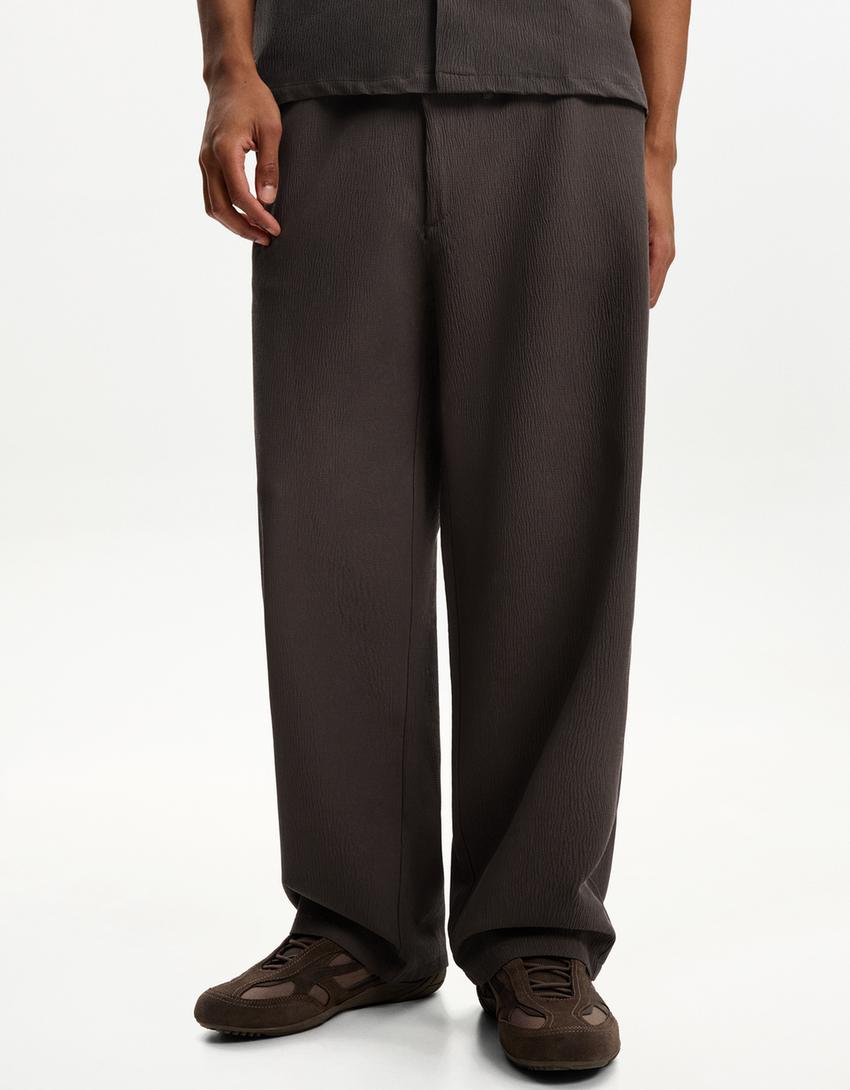 Pleated baggy jogger trousers-Sand