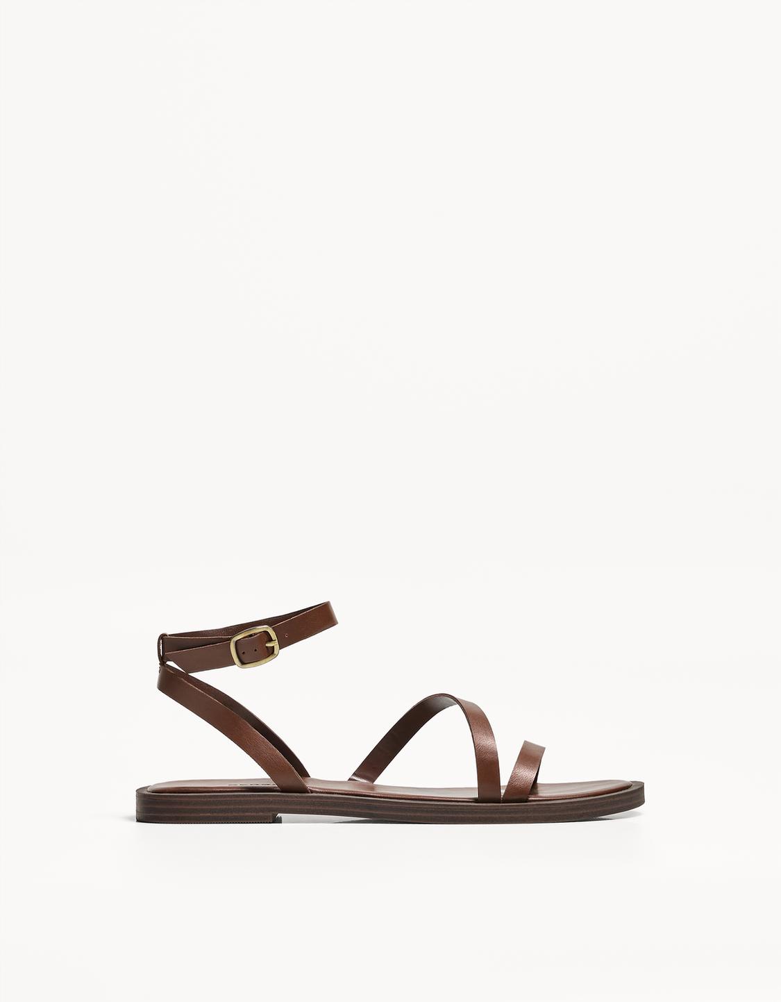 Strappy flat sandals