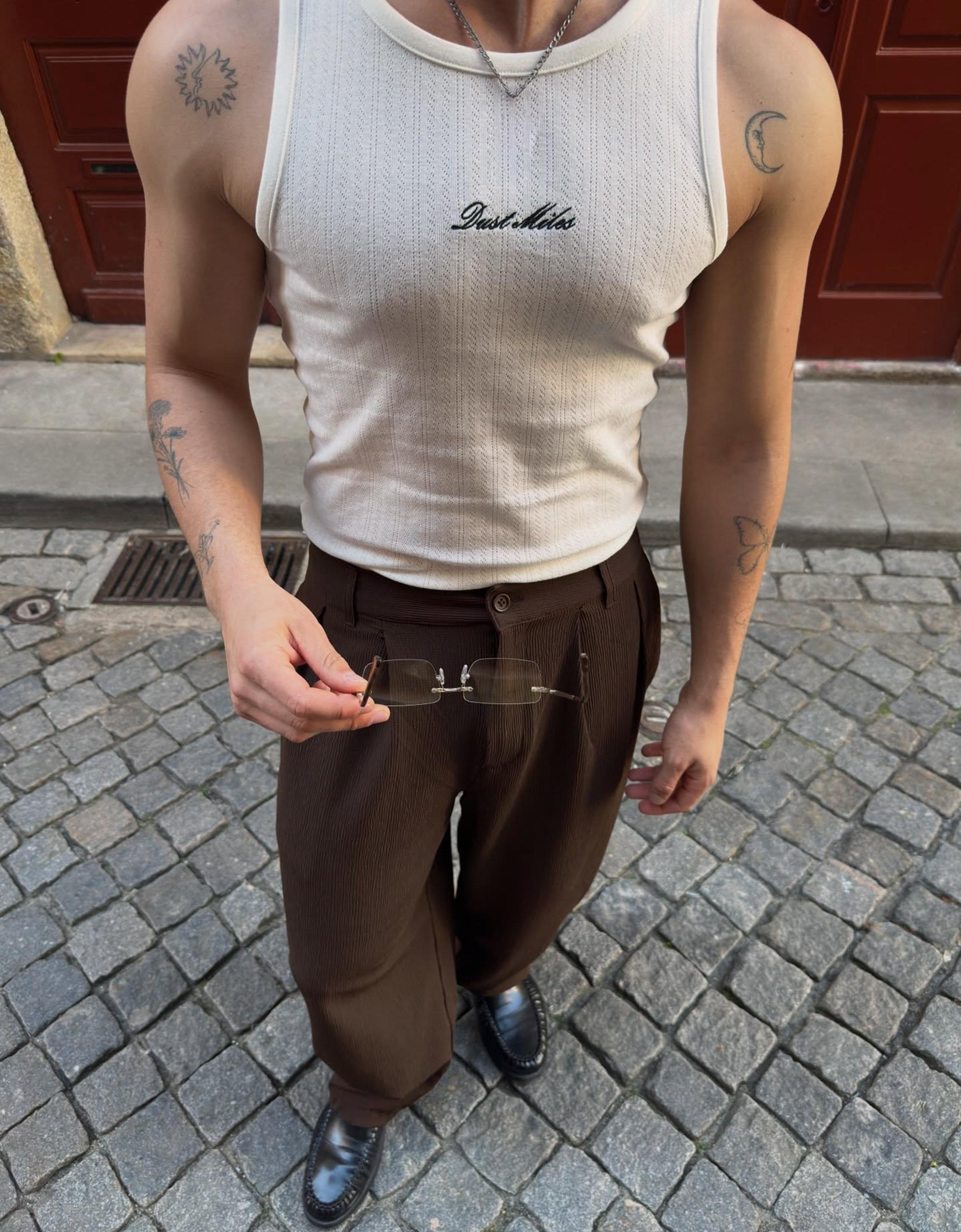Pleated semi-jogger super baggy trousers — Brown