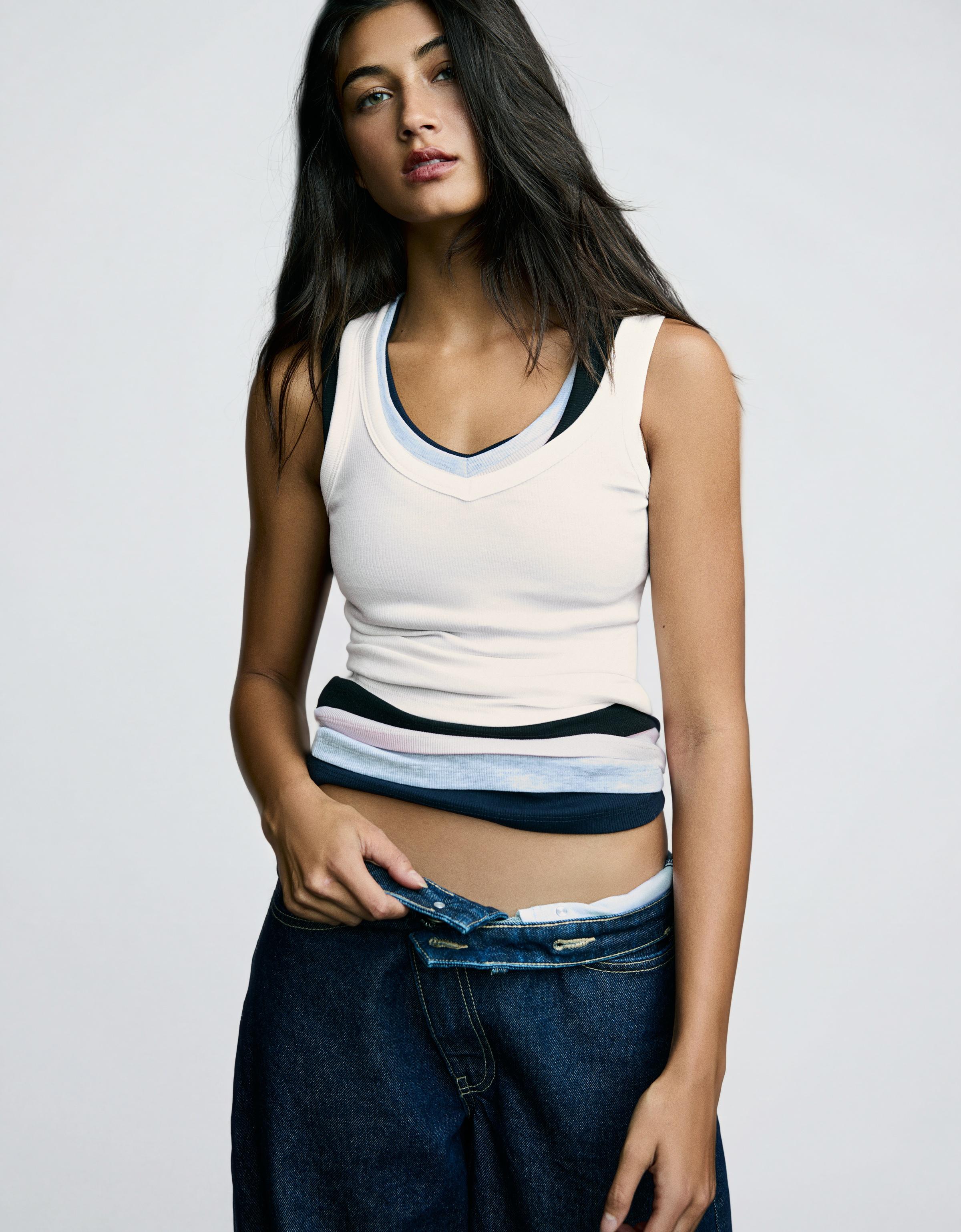 V-neck strappy vest top — Off white