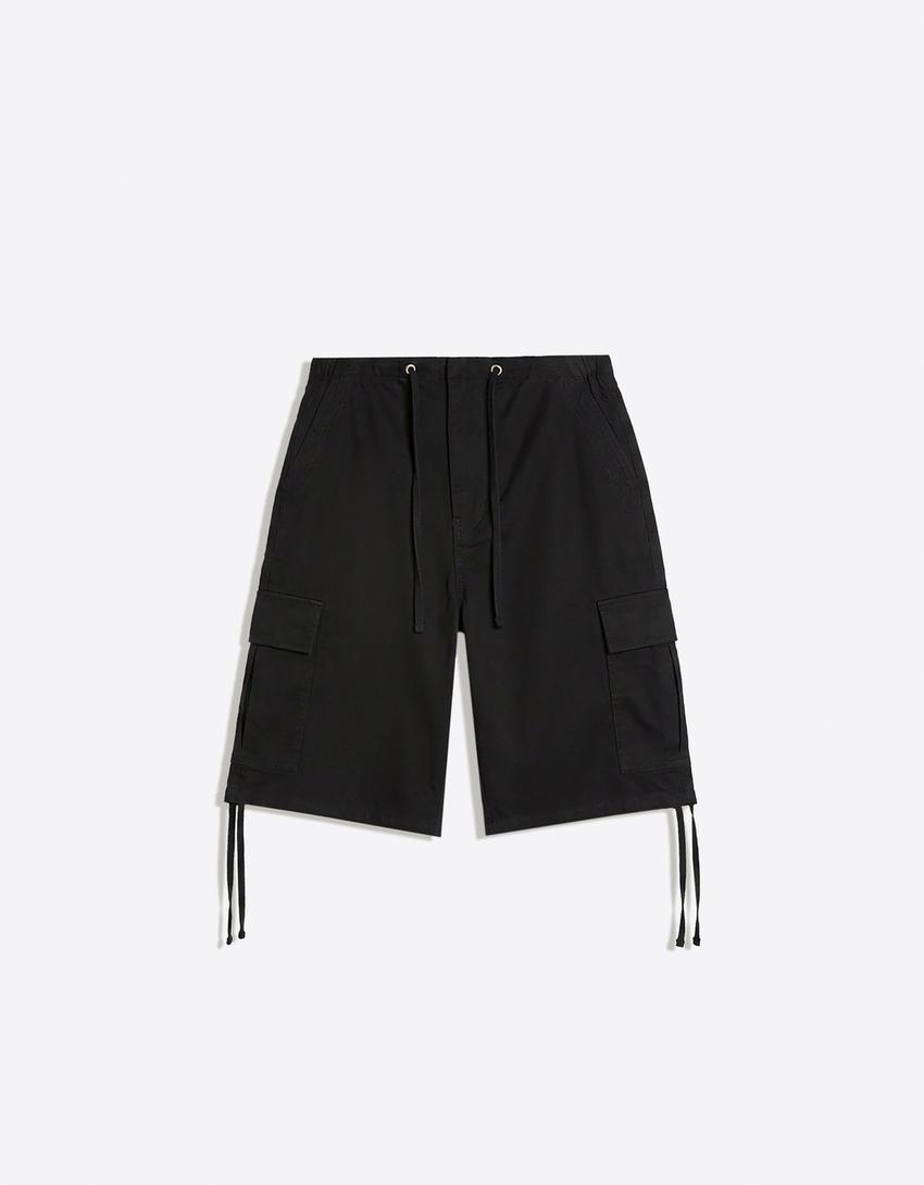 Wide-leg cargo Bermuda shorts-Black
