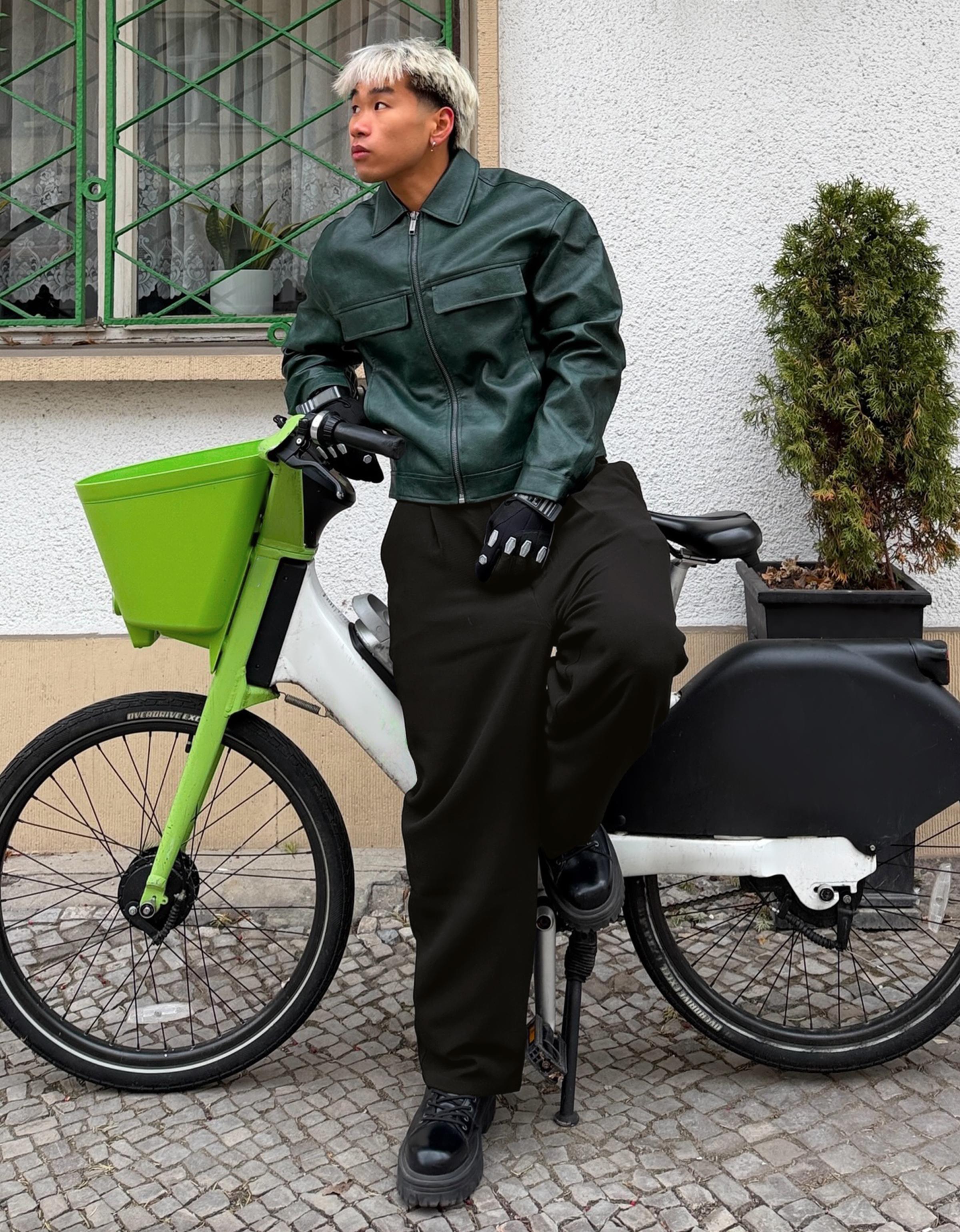 Super baggy tailored trousers — Black