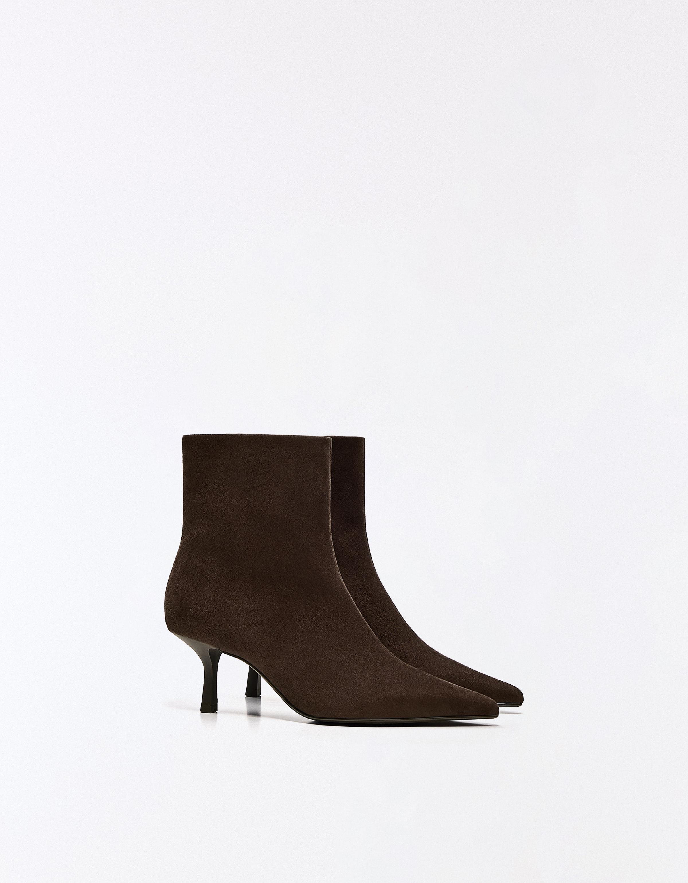 Kitten heel ankle boots — Brown