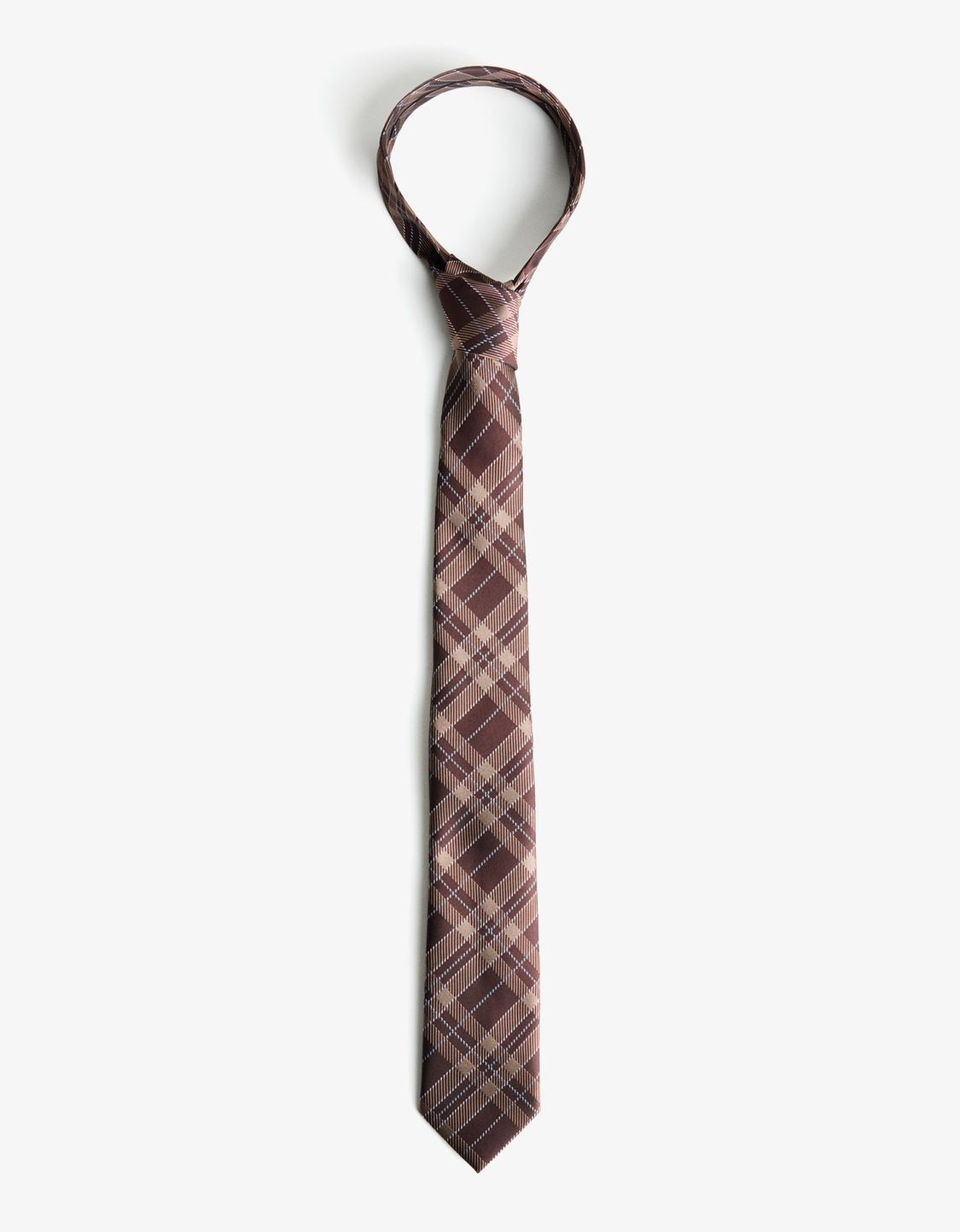 Checked tie