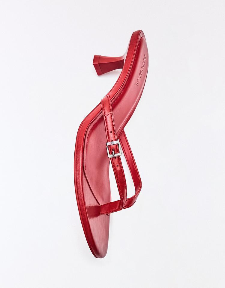 Tokalı topuklu sandalet