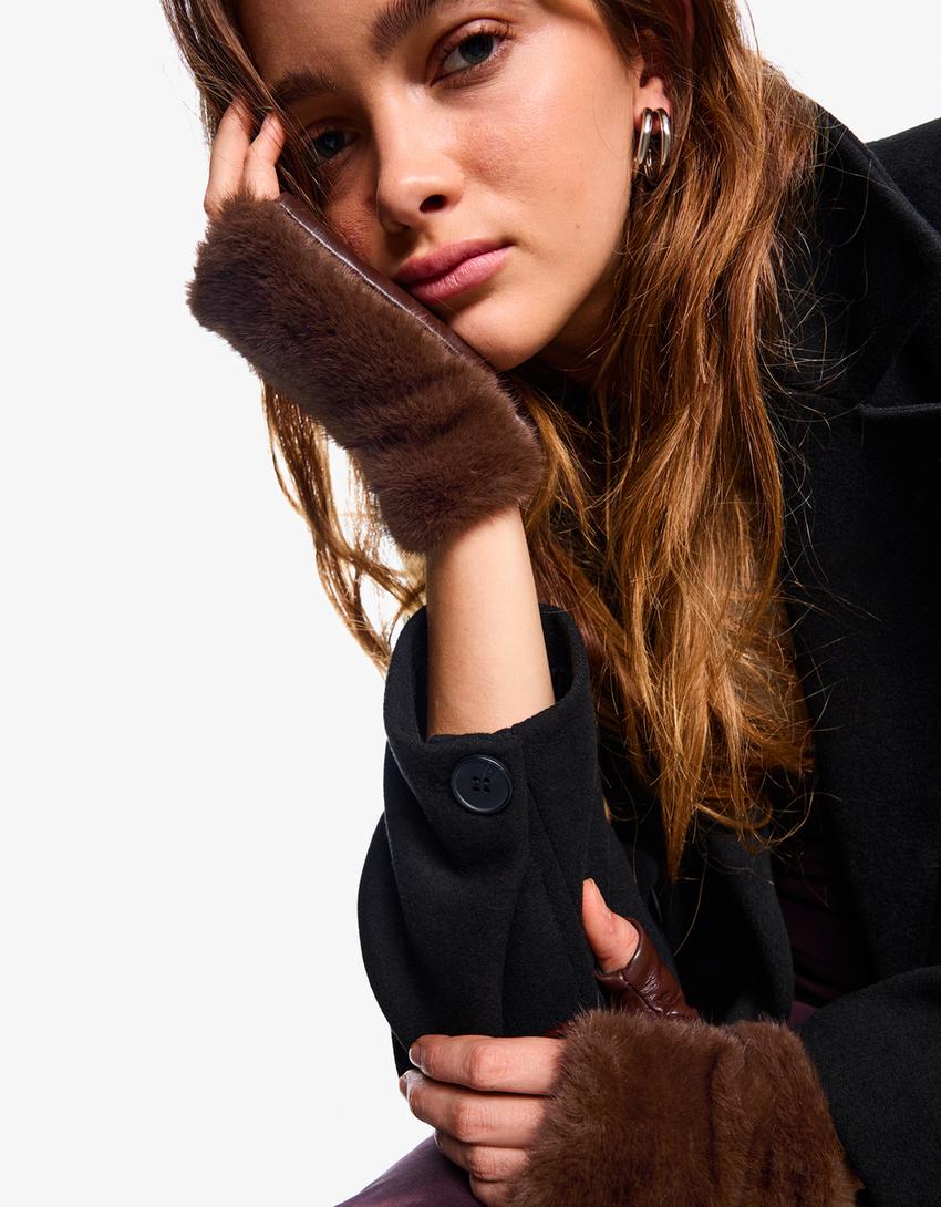 Faux fur mittens-Brown