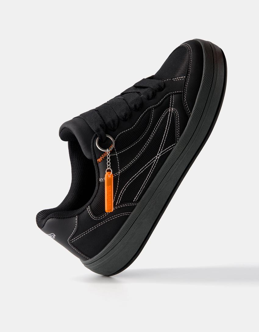 حذاء رياضي رجالي بتفصيل سلسلة-أسود-2