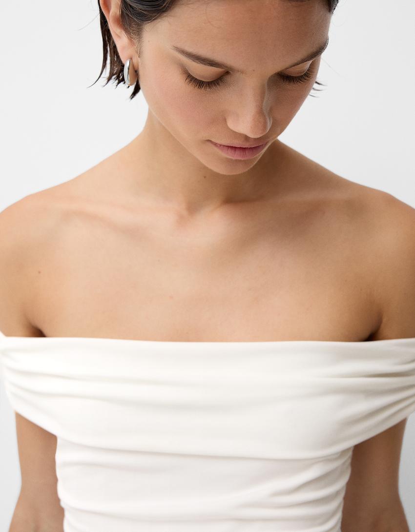 Vestido mini bardot com folhos-Gelo-4