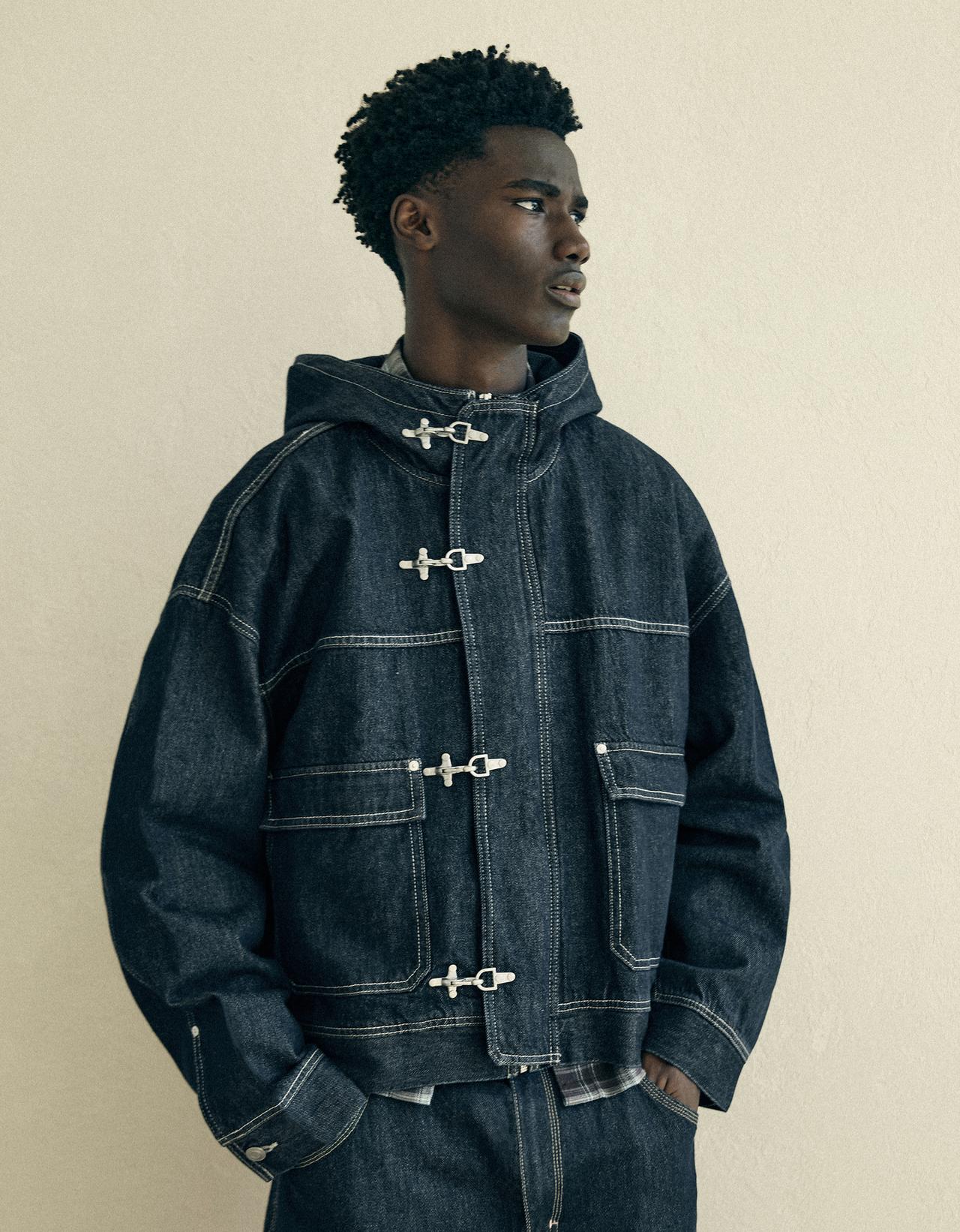 Denim jacket with hood and clasps — Navy
