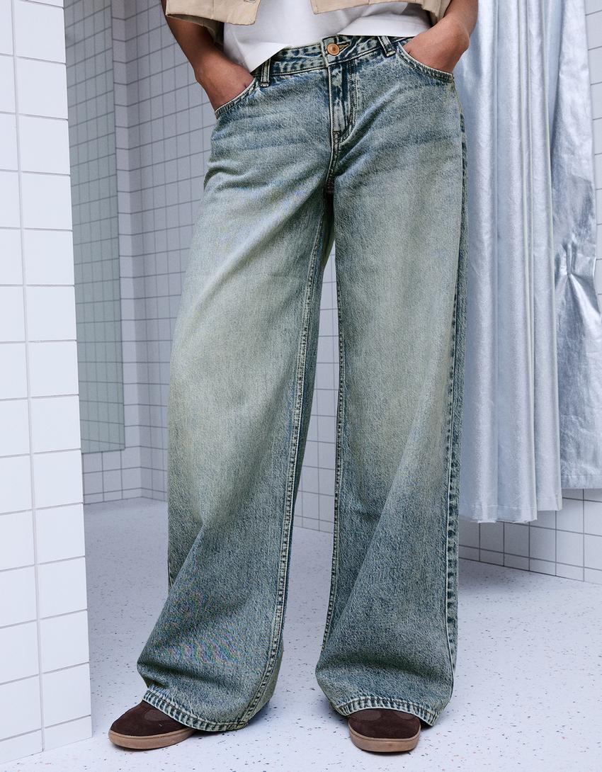 Jeans met wijde pijpen en lage taille-Gewassen blauw