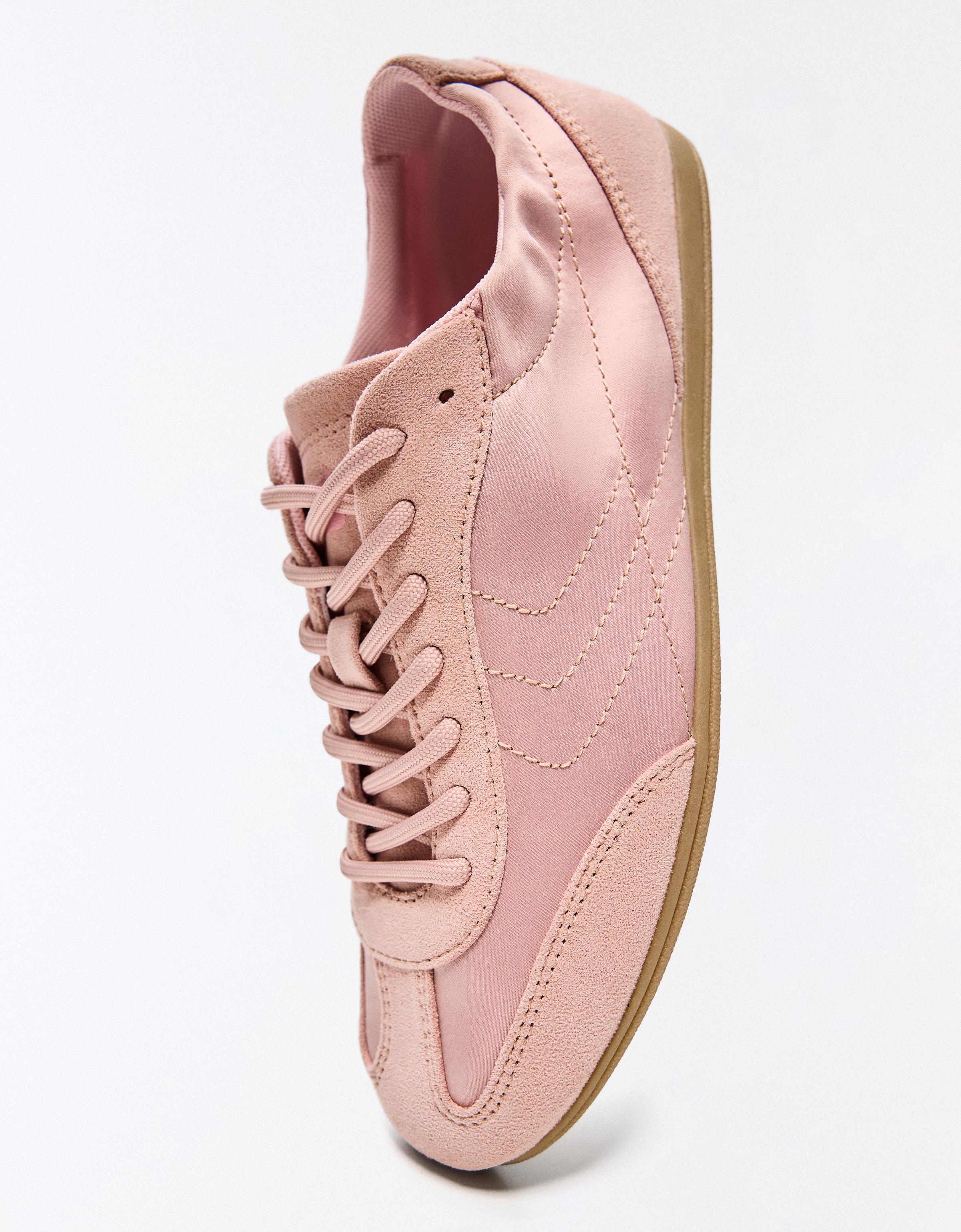 Thin sole slippers
