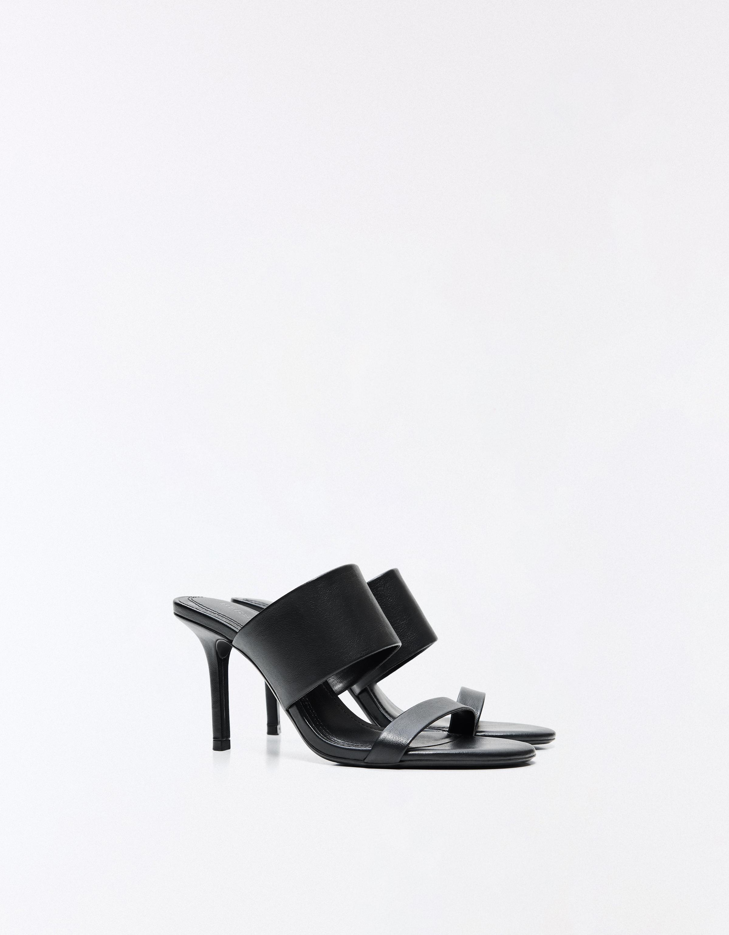 MULE HEELED SANDALS — BLACK