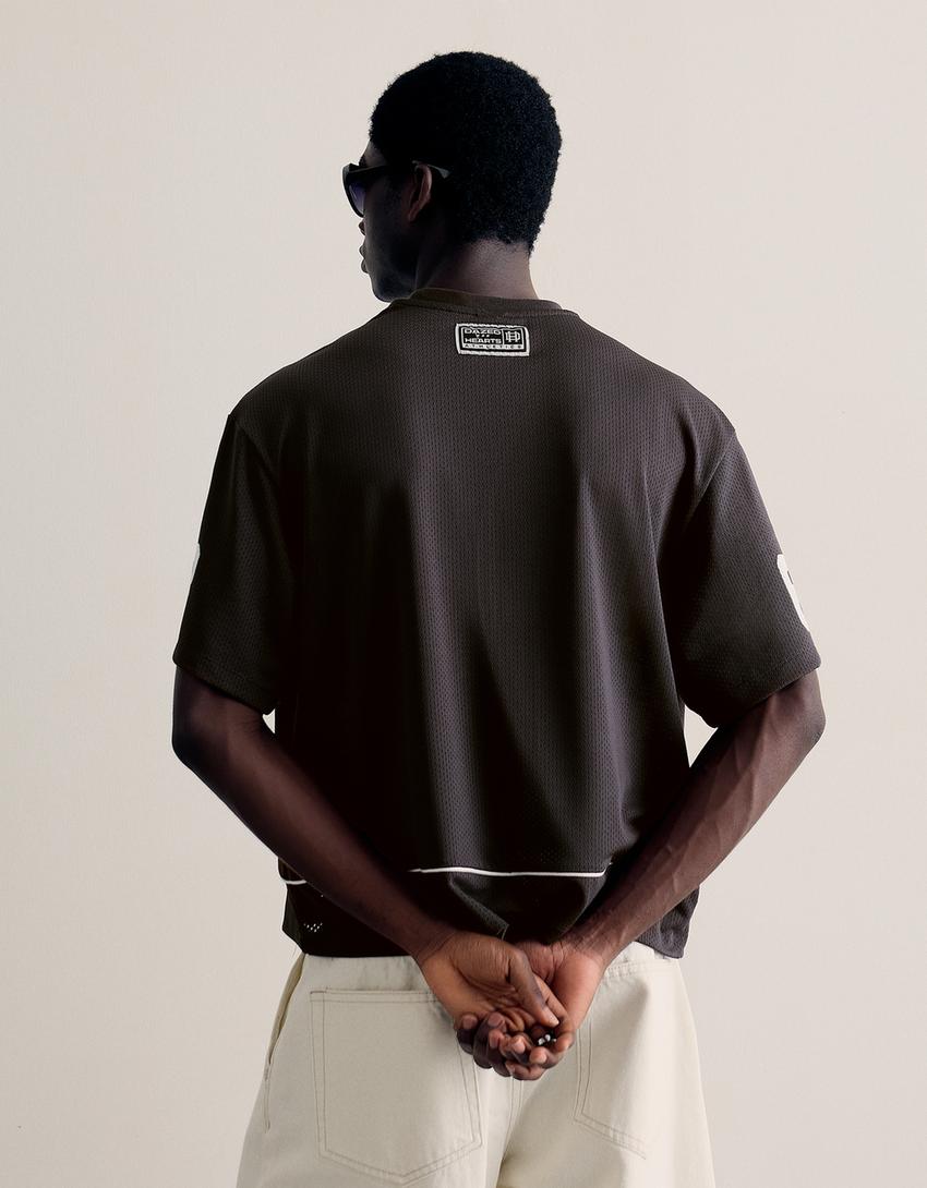 Camiseta de manga curta com estampa de mesh-Cinza