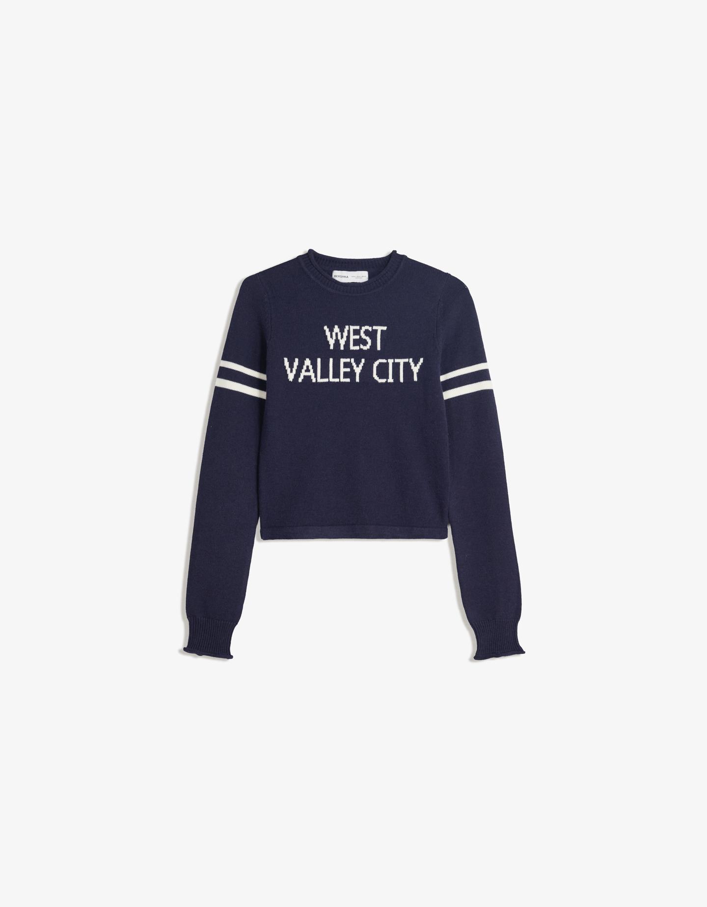 Bershka sweter z nadrukiem niebieski
