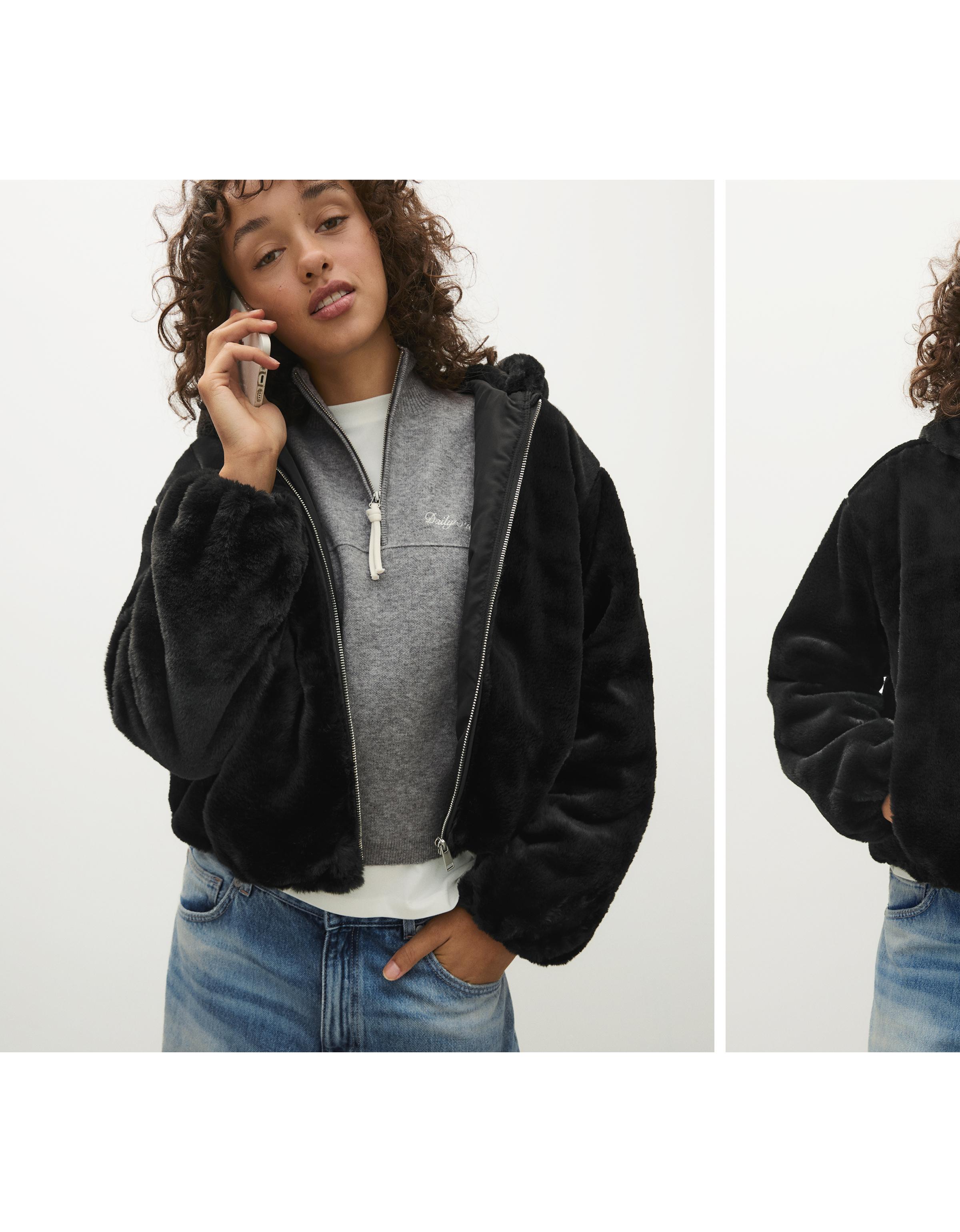 Hooded jacket with fur — Black