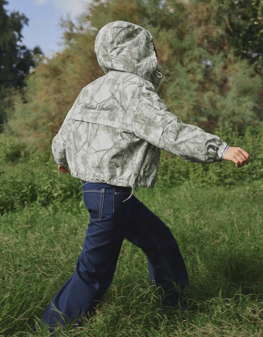Hooded puffer jacket with print-Grey