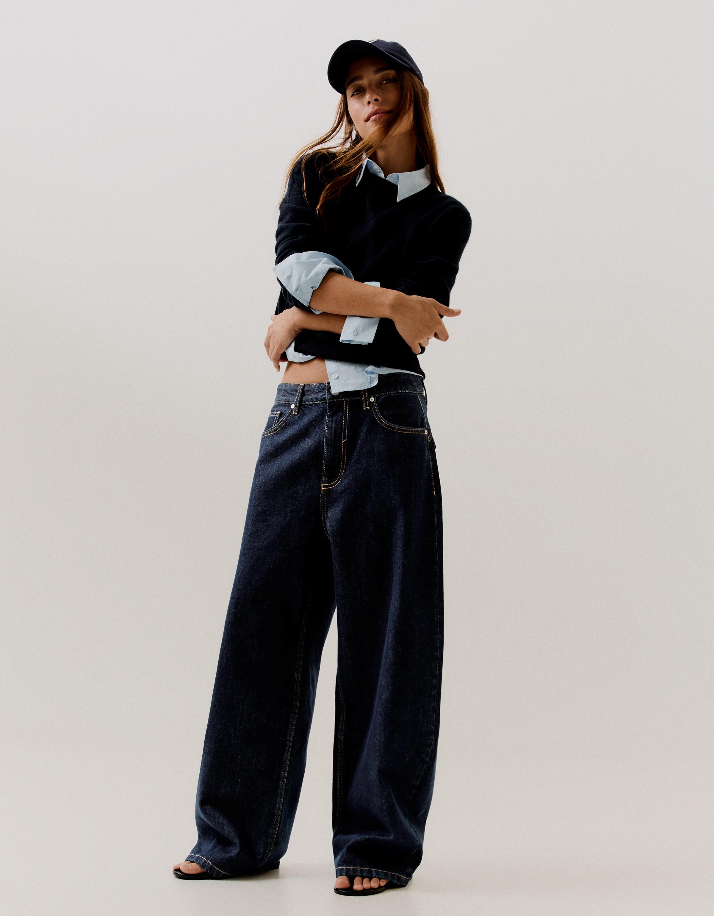 Barrel jeans with back buckle — Navy