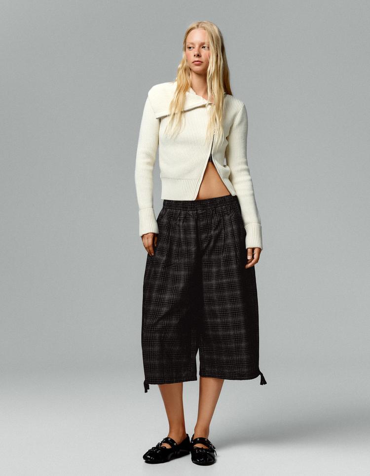 Long twill Bermuda shorts — Grey