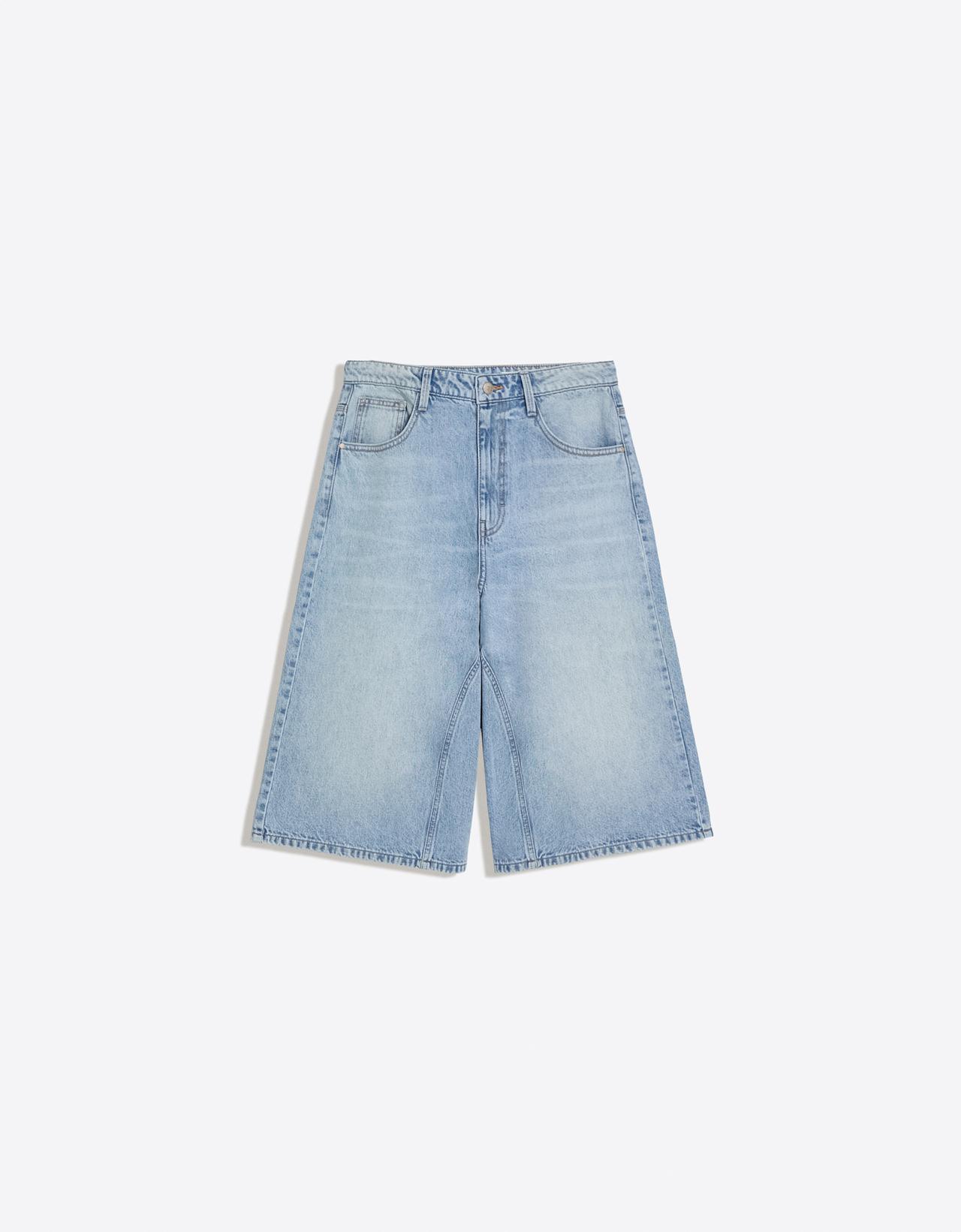Slouchy denim Bermuda jorts — Light blue