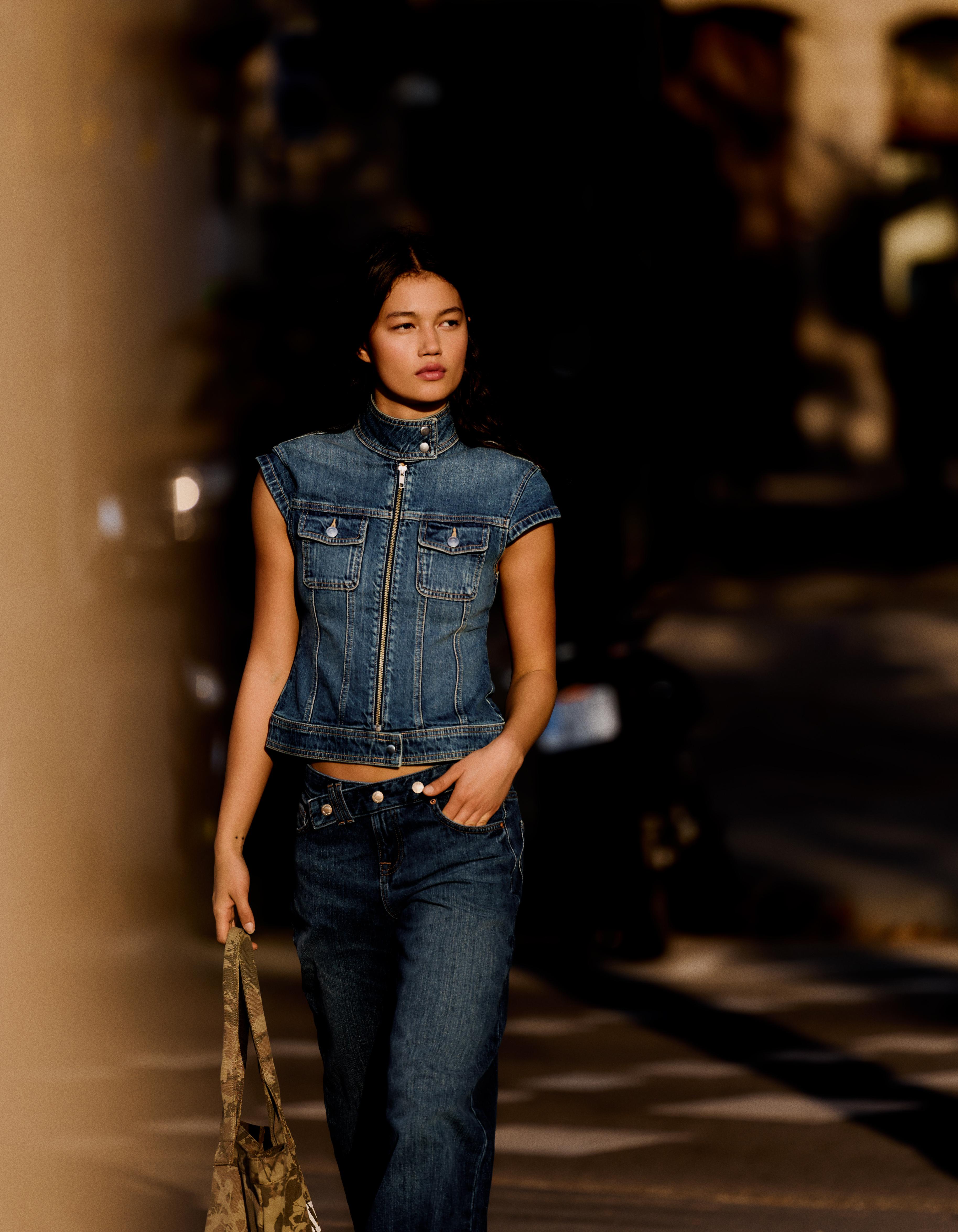 Zip-up denim top — Light blue