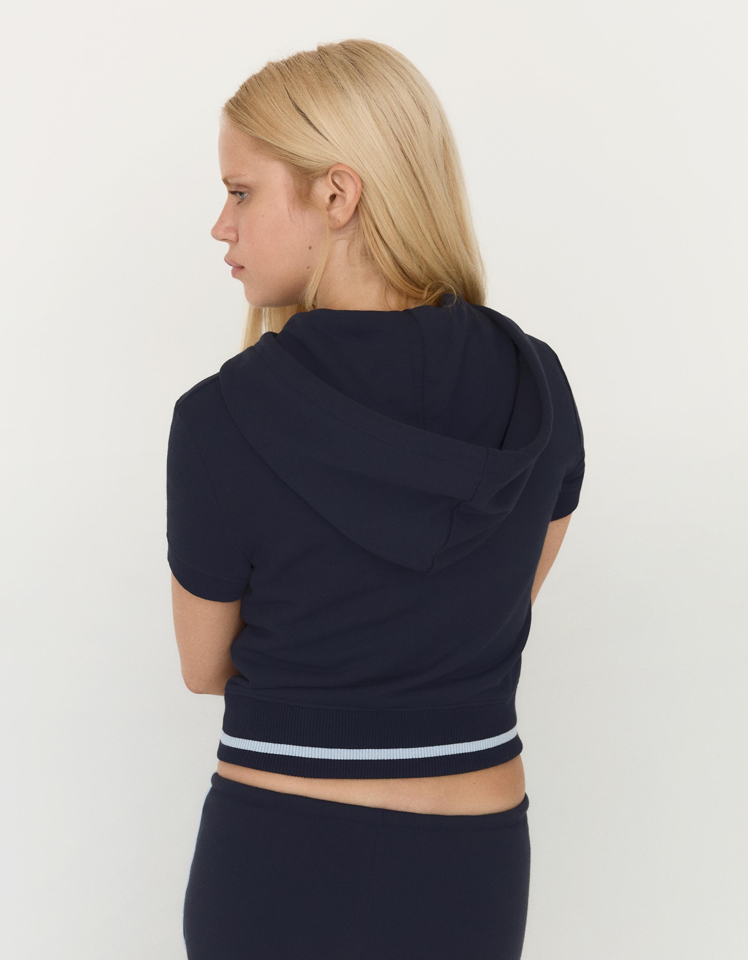 Bershka Kısa kollu kapüşonlu fermuarlı sweatshirt görsel 4