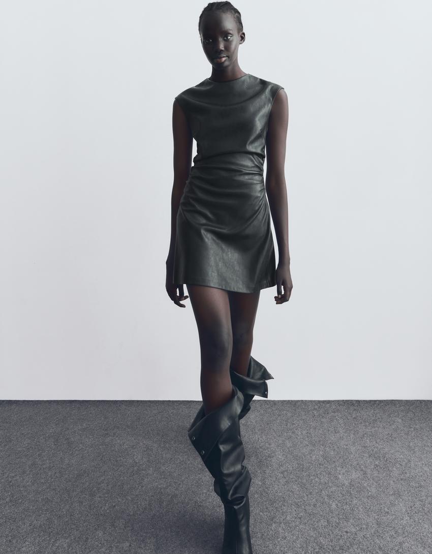 Vestido mini efecto piel-Negro