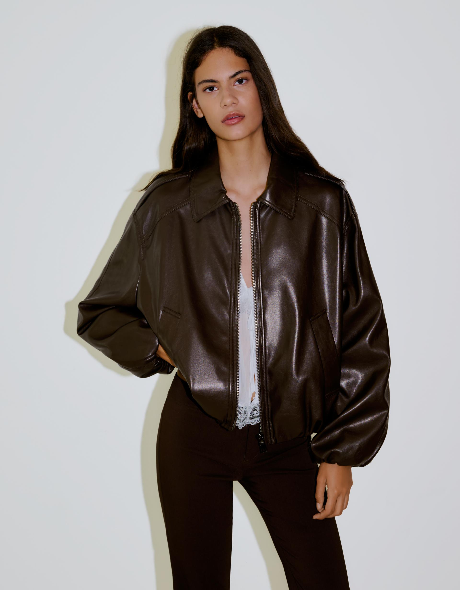 ג'קט דמוי עור בגזרת בלון - ג'קטים - אישה | Bershka