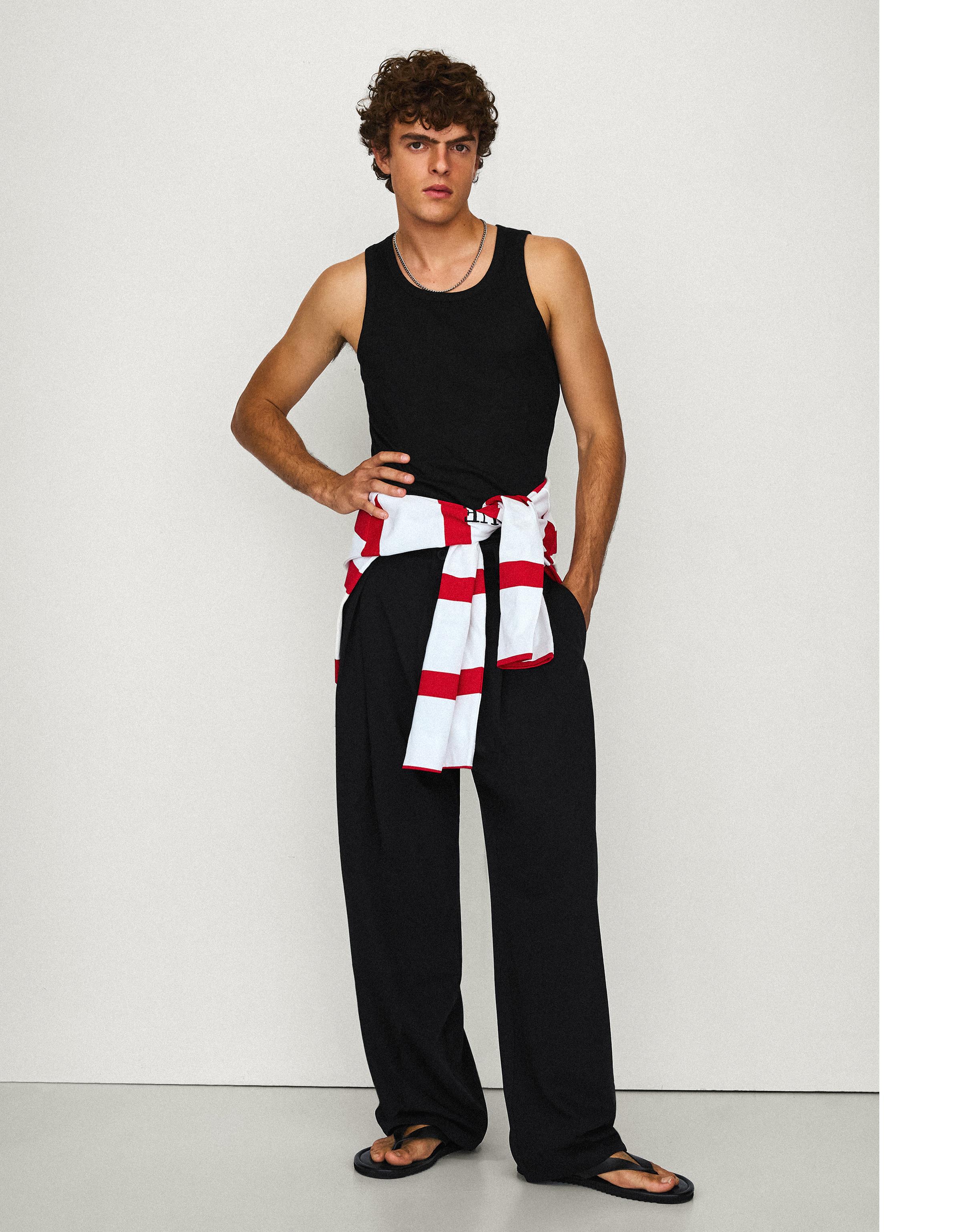 Pleated baggy trousers — Black