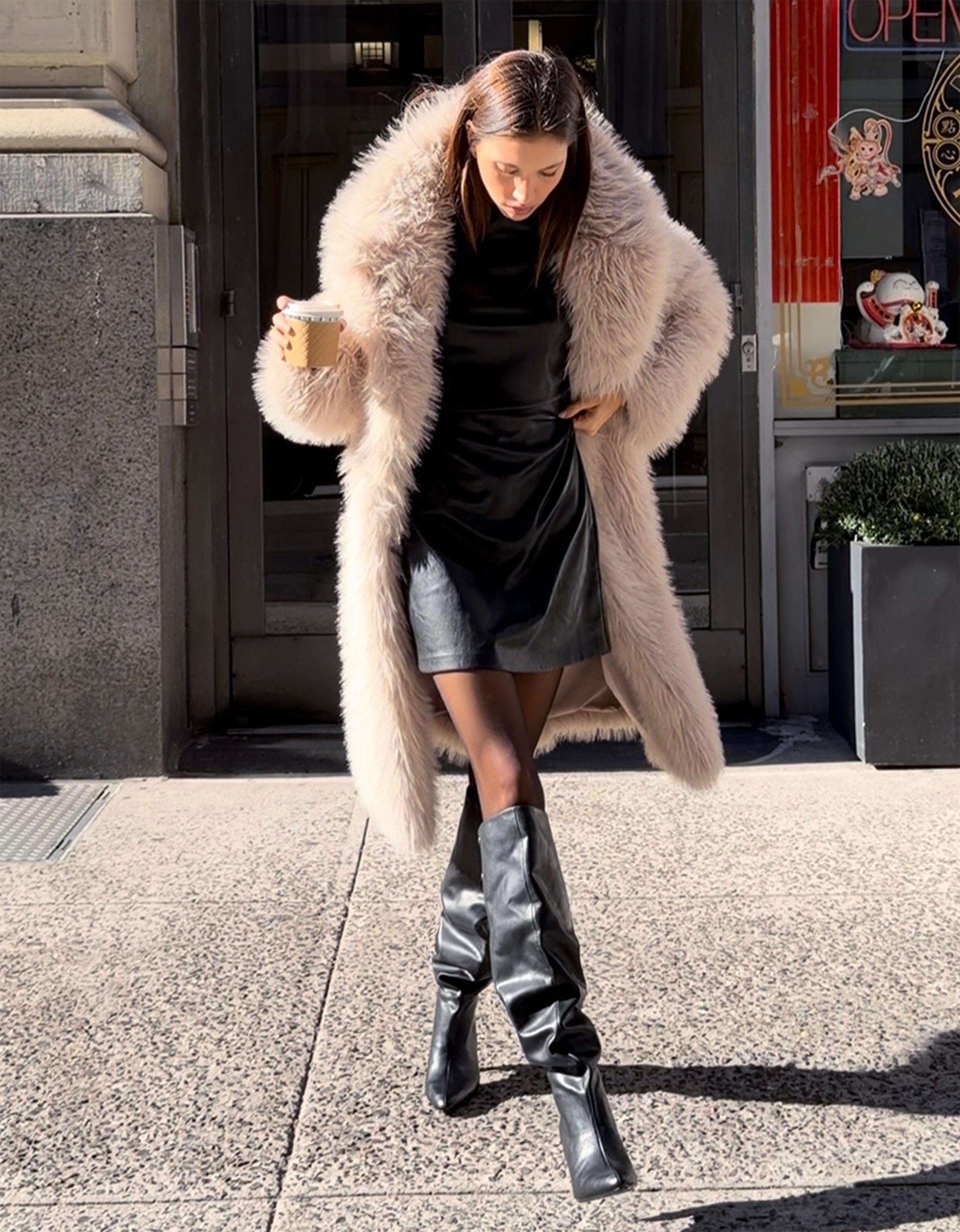 Bershka Langer Mantel In Felloptik Damen S Sandfarbe