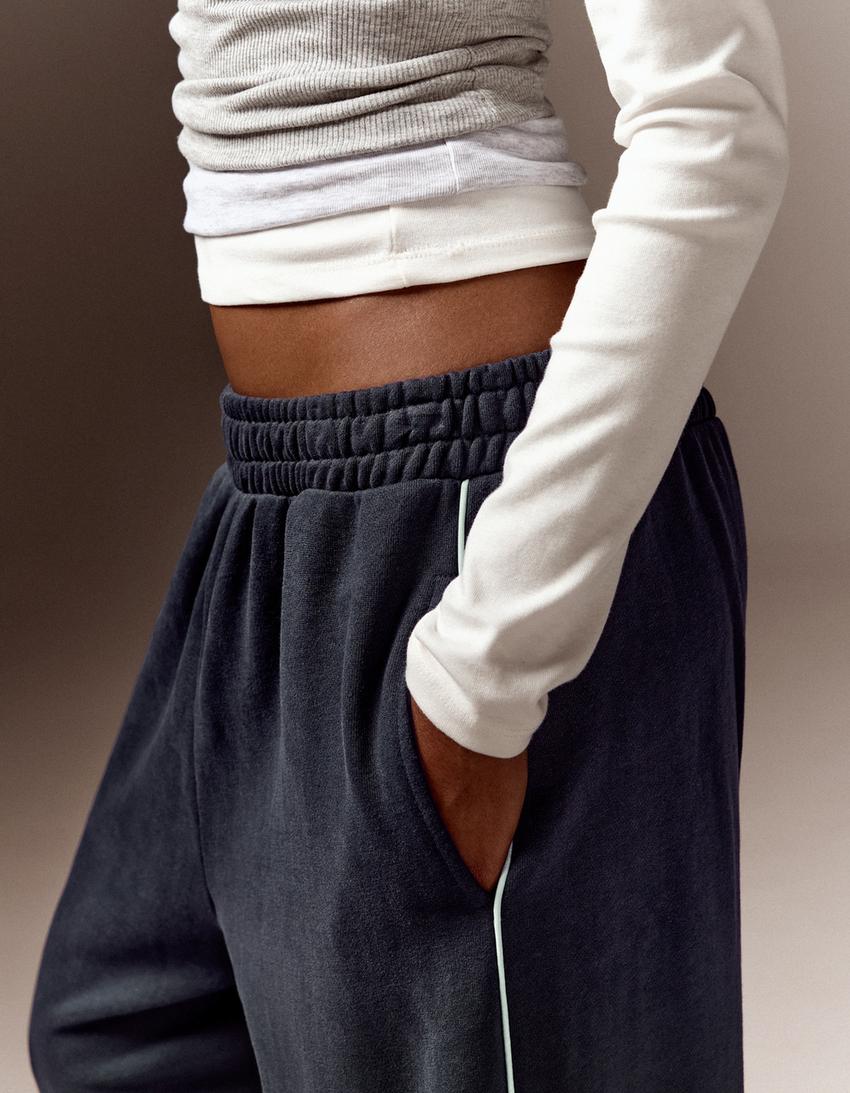 Dancer Jogger aus Plüsch-Marinenblau